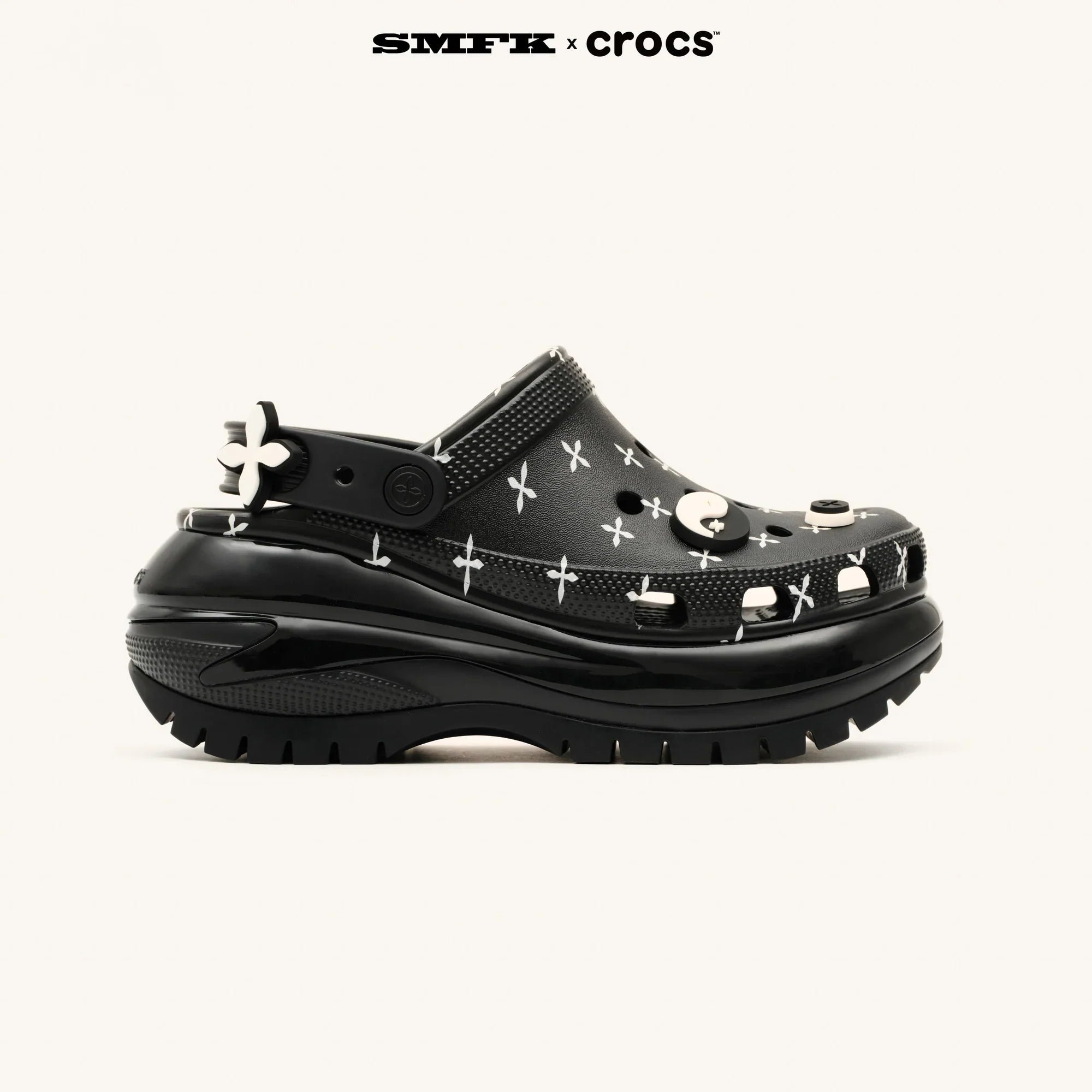 SMFK X CROCS BLACK COMPASS CLOG UNISEX