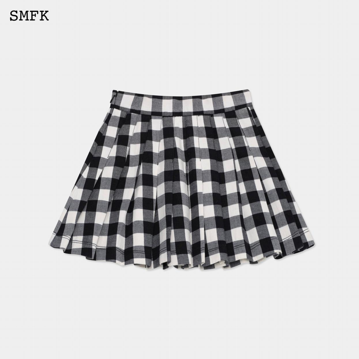 【PRE ORDER】SMFK GRASSLAND BLACK AND WHITE PRAIRIE PLAID PLEATED SKIRT US004BWC