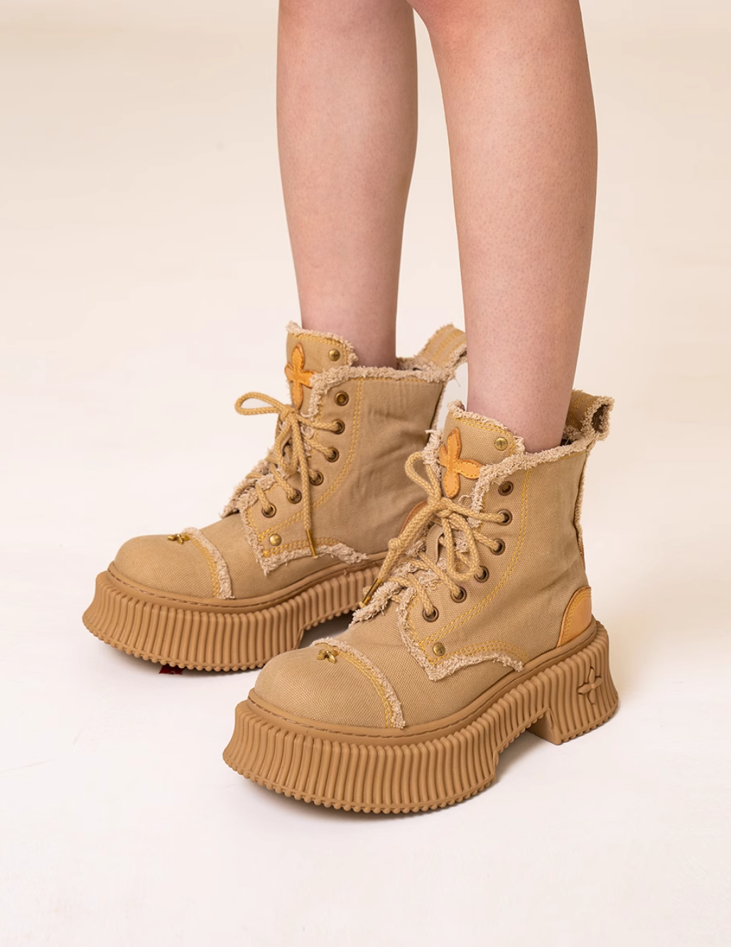 SMFK COMPASS COWHIDE CANVAS DOC MARTENS S0010F