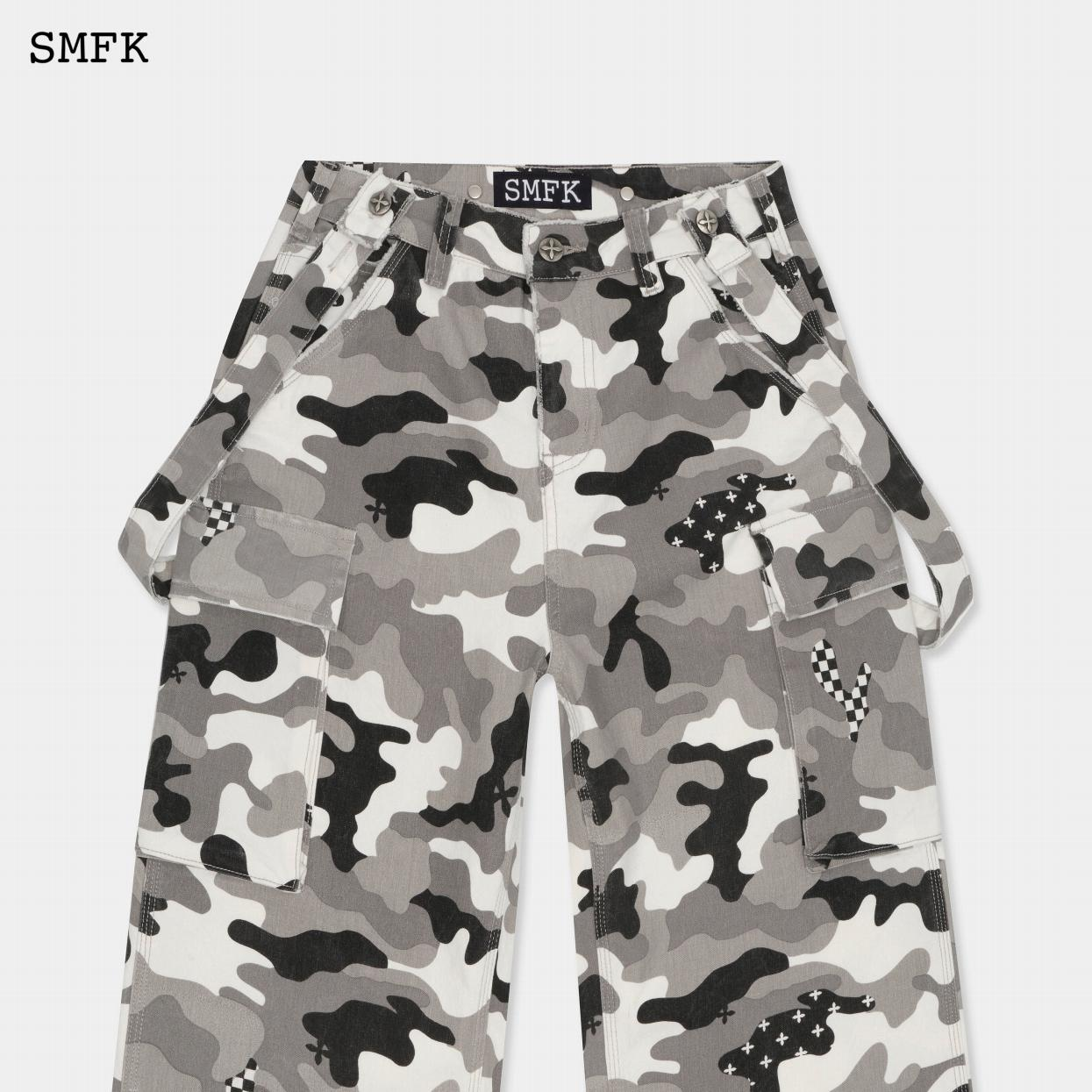 SMFK WILD WORLD BLACK-AND-WHITE GARDEN CAMO OVERALLS UP012BCM