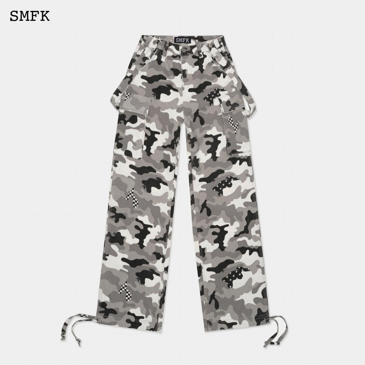 SMFK WILD WORLD BLACK-AND-WHITE GARDEN CAMO OVERALLS UP012BCM