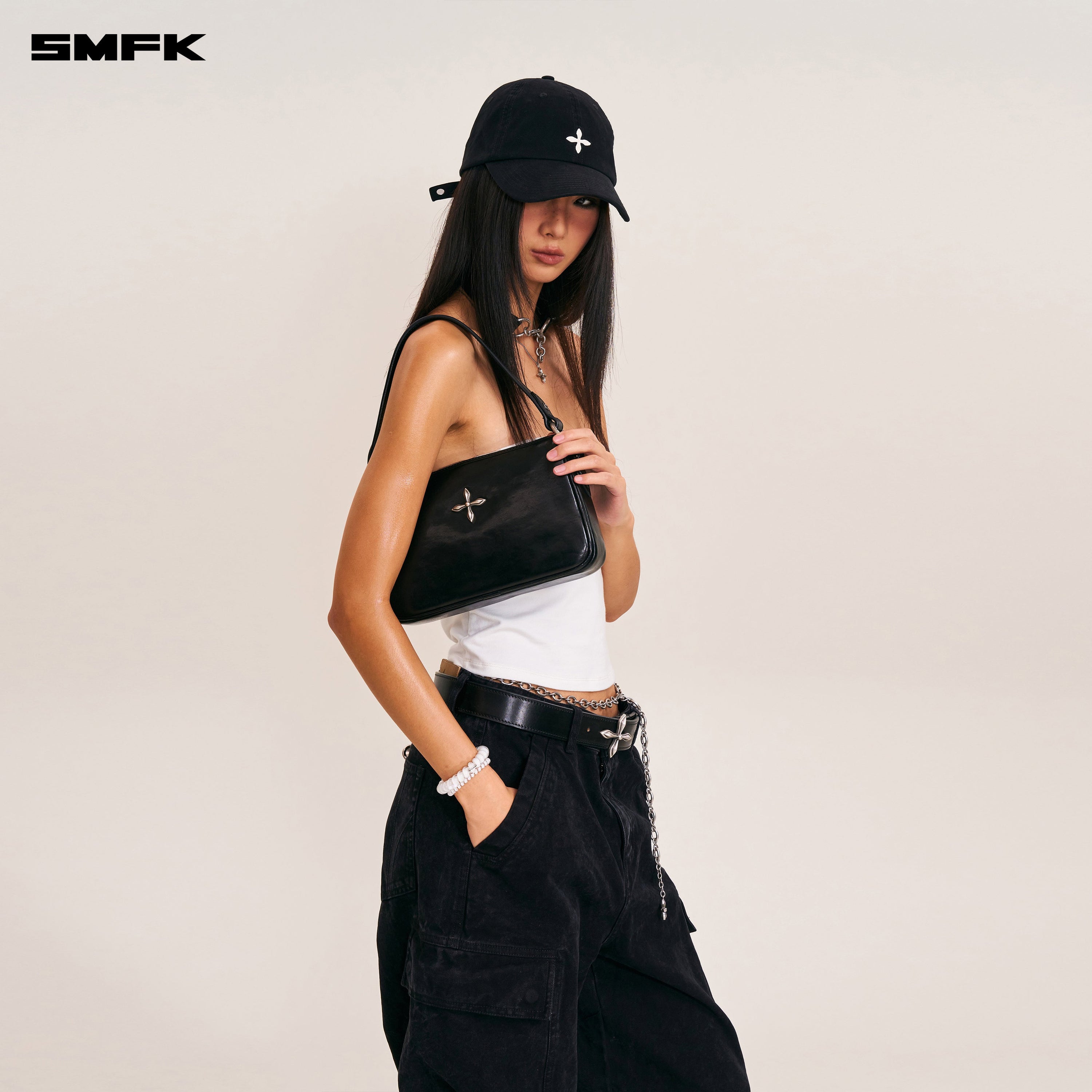 COMPASS BADGE HANDCRAFT HORSE LEATHER SHOULDER/MEDIUM WILD BLACK