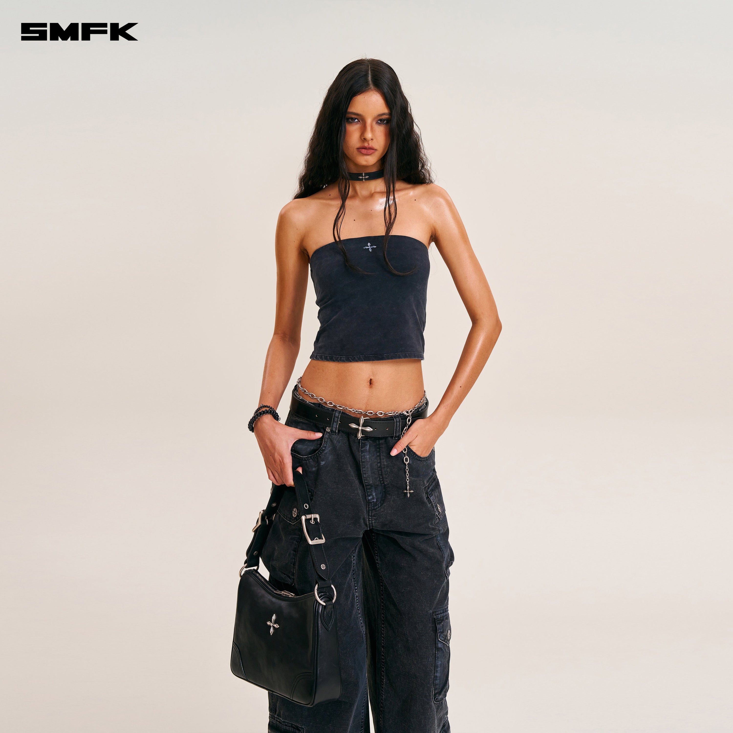 COMPASS RIVET HANDCRAFT HORSE LEATHER CHOCKER/M WILD BLACK