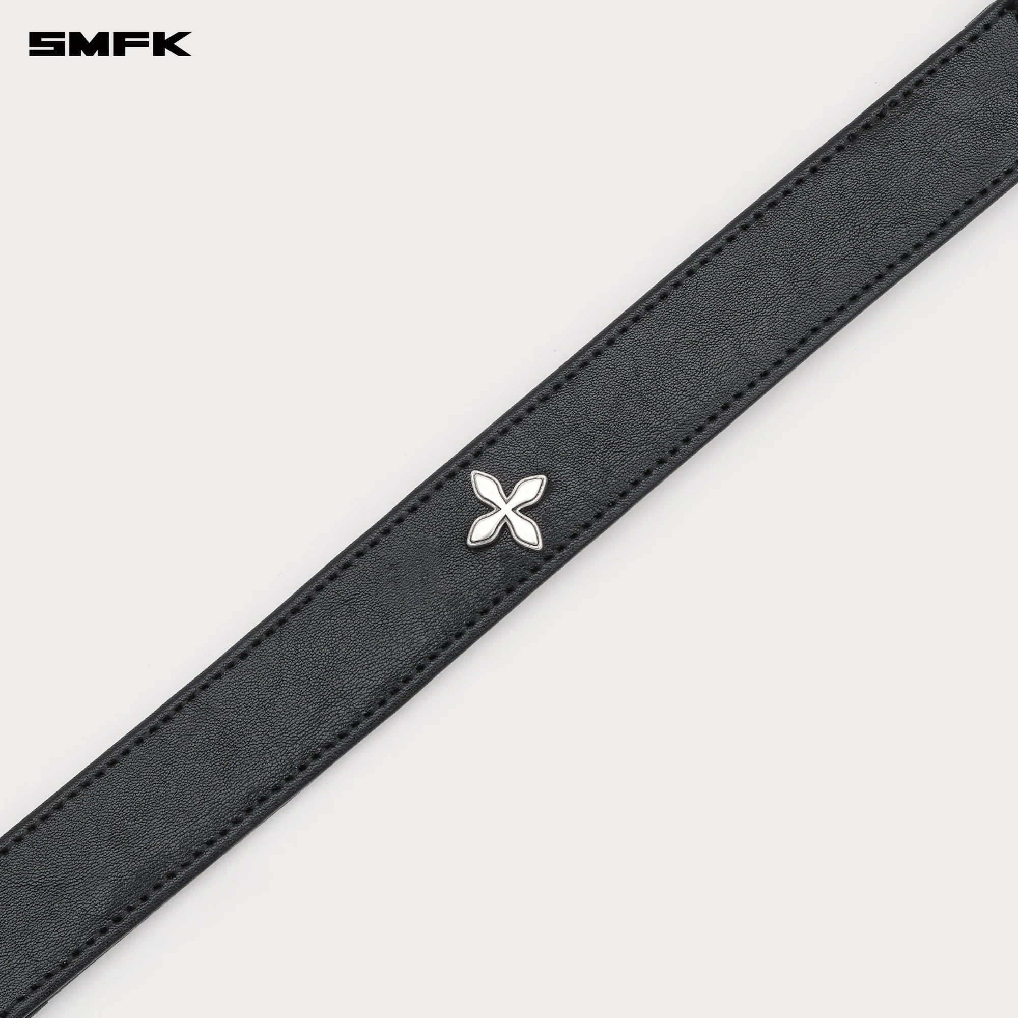 COMPASS RIVET CROSS RIVETS LEATHER THICK CHOKER BLACK