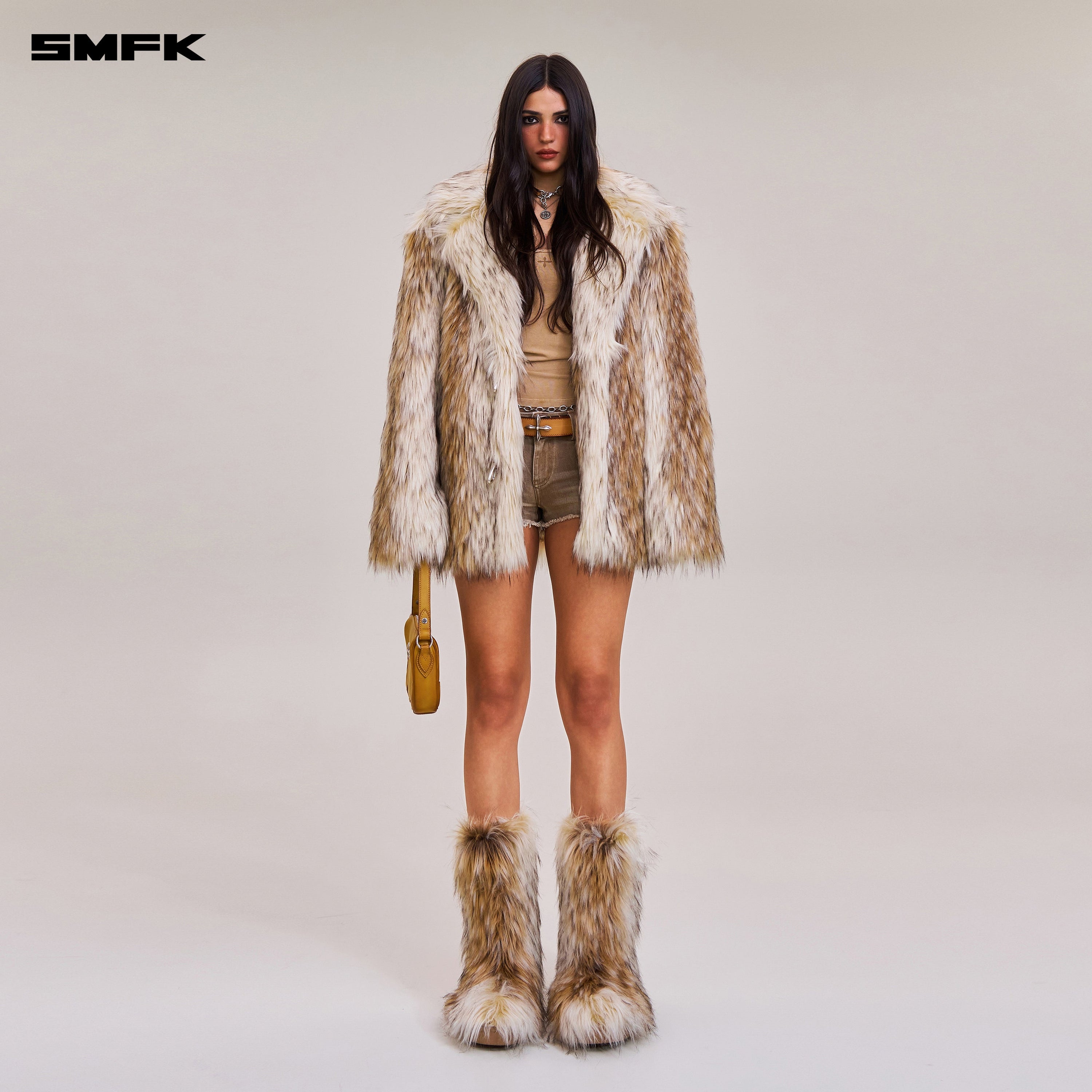 COMPASS MODE WASTELAND FURRY HUNTING COAT ARCTIC WOLF WHITE