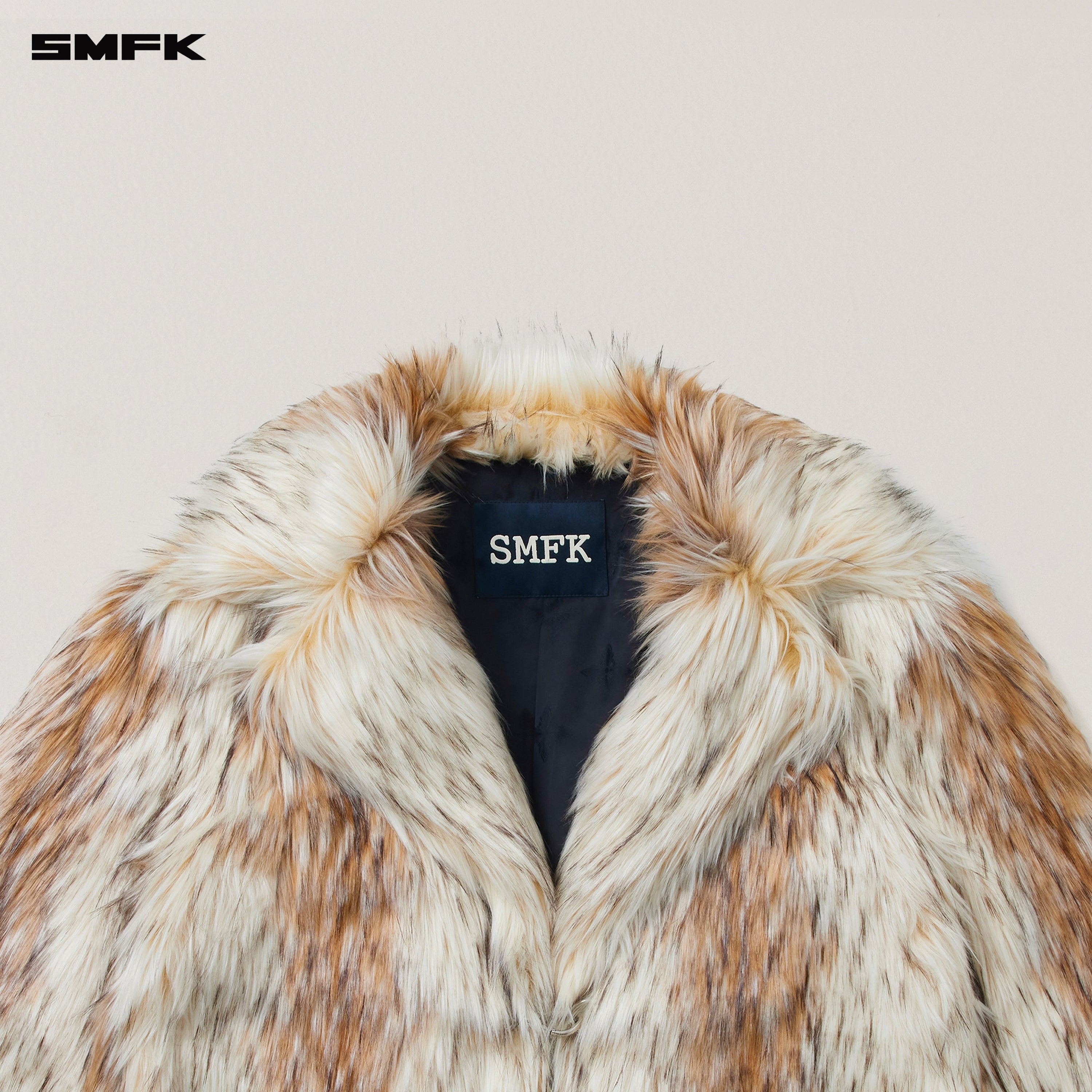 COMPASS MODE WASTELAND FURRY HUNTING COAT ARCTIC WOLF WHITE