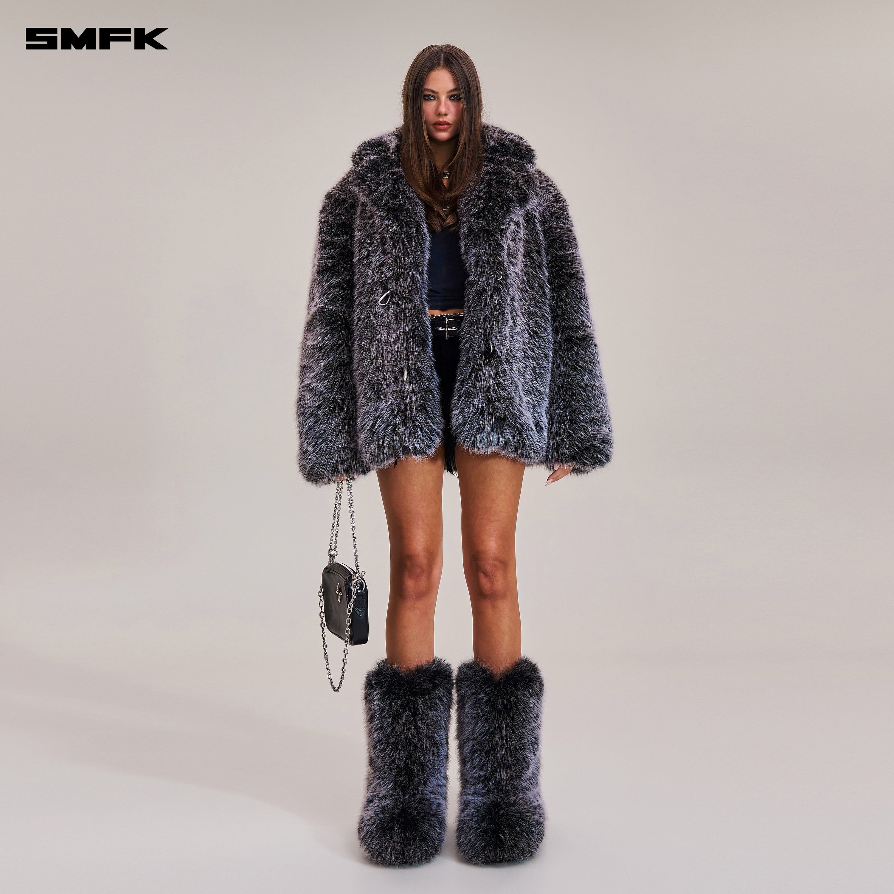 COMPASS MODE WASTELAND FURRY HUNTING COAT SILVER FOX