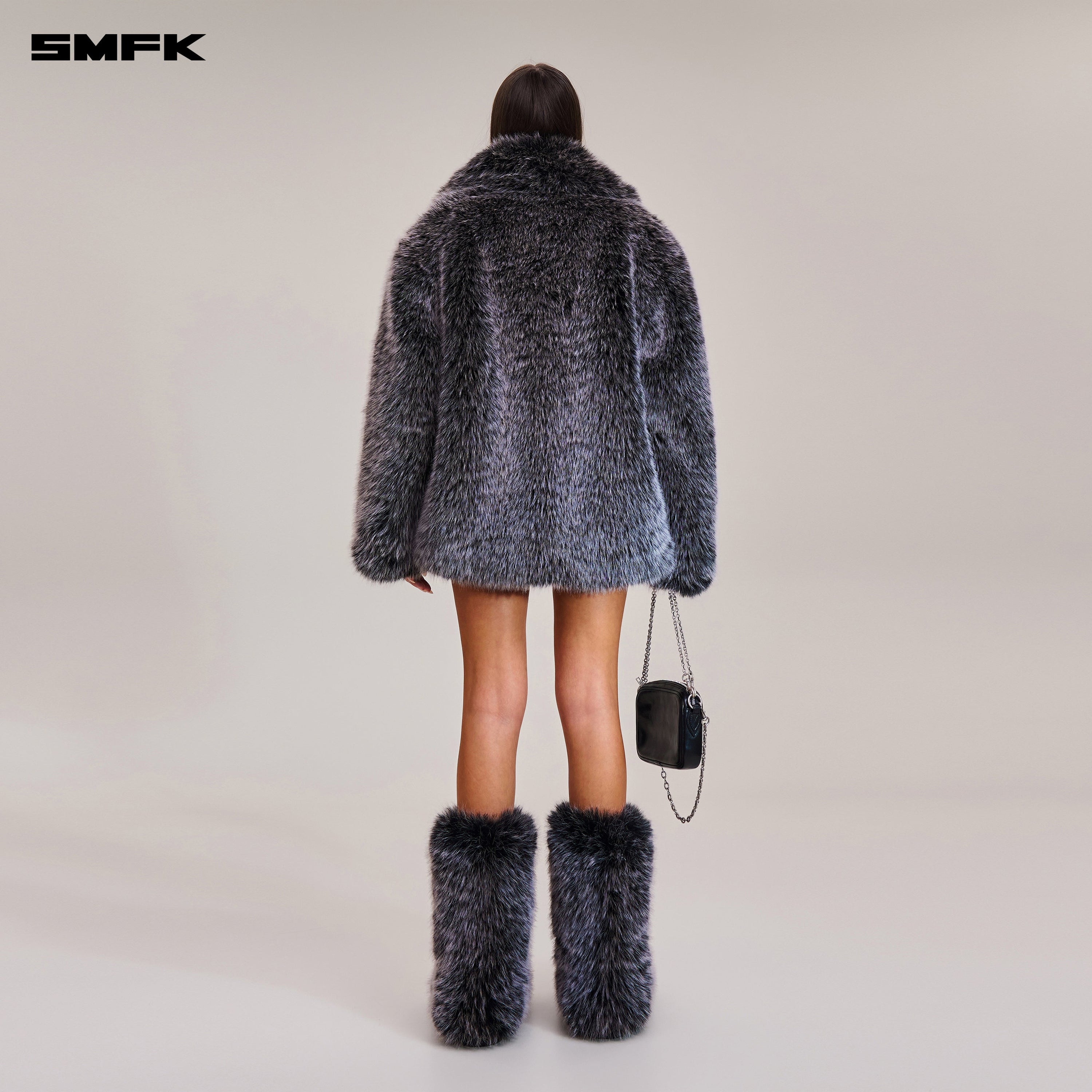 COMPASS MODE WASTELAND FURRY HUNTING COAT SILVER FOX