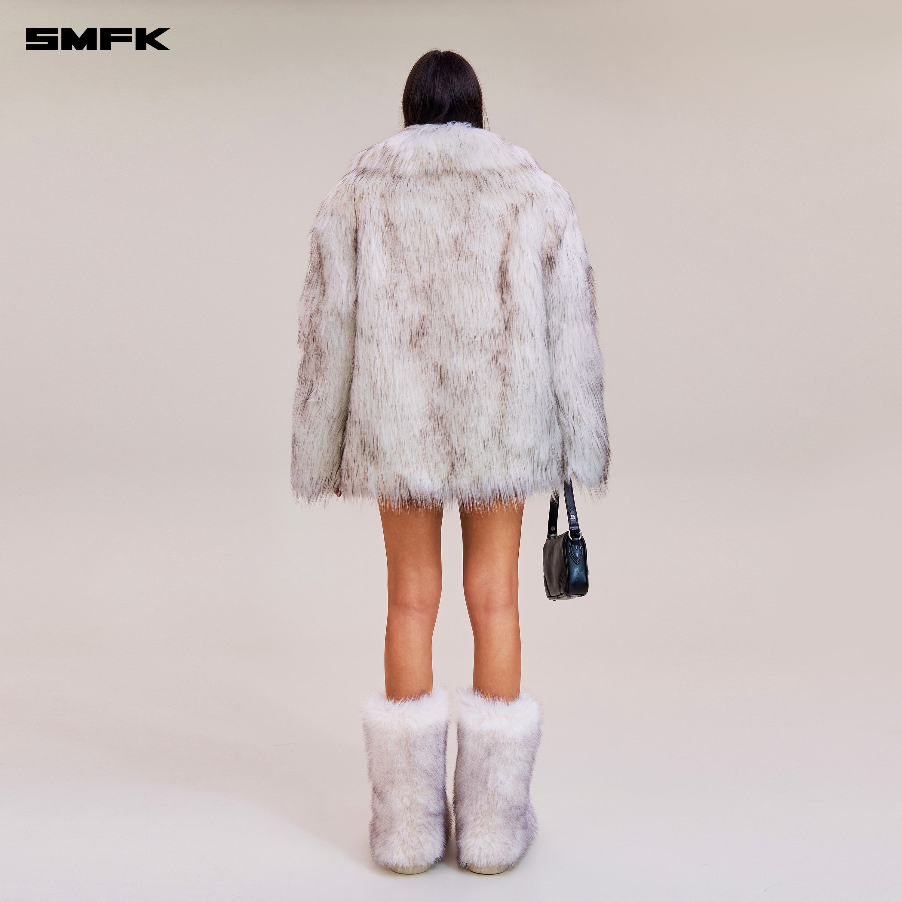 COMPASS MODE WASTELAND FURRY HUNTING COAT ARCTIC FOX WHITE