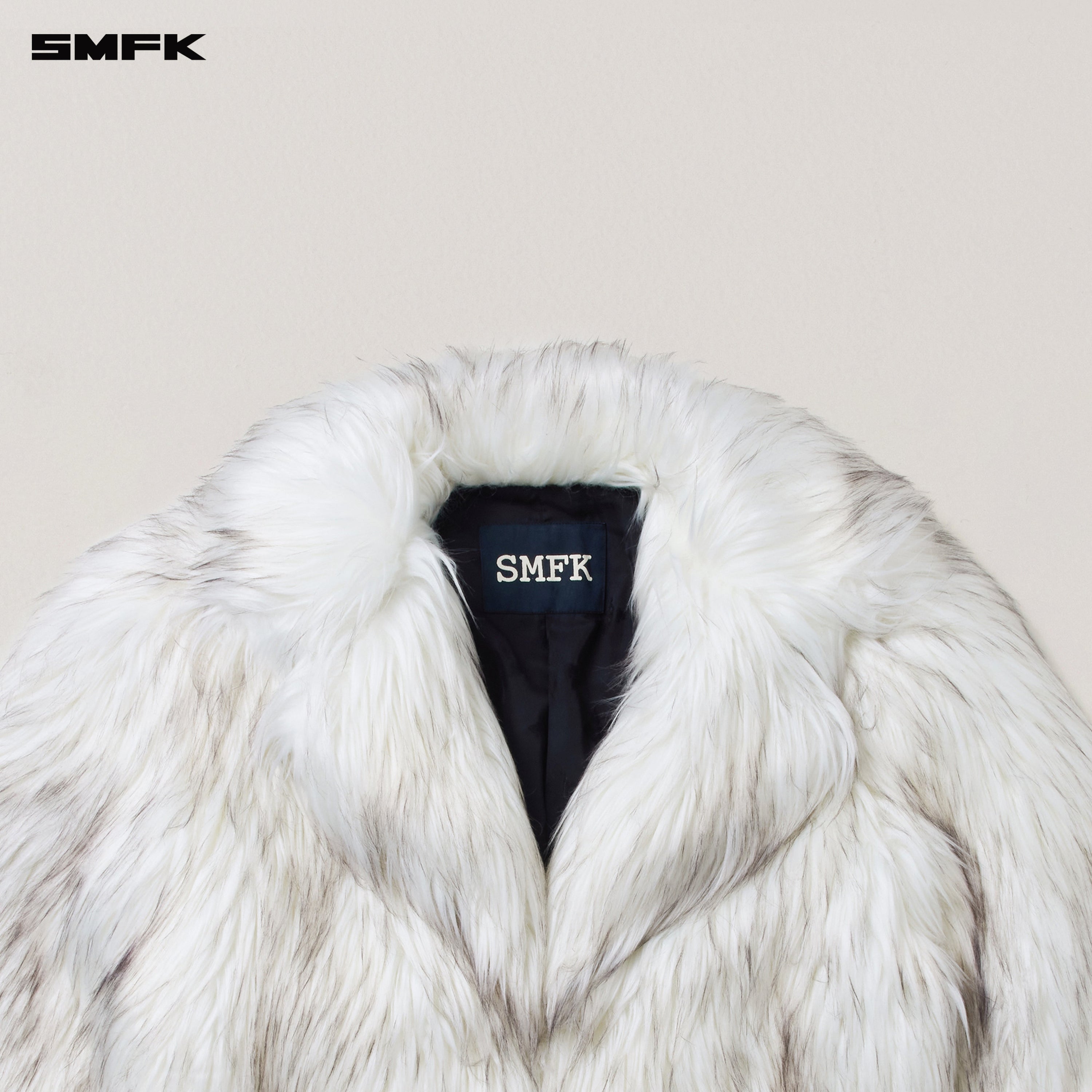 COMPASS MODE WASTELAND FURRY HUNTING COAT ARCTIC FOX WHITE