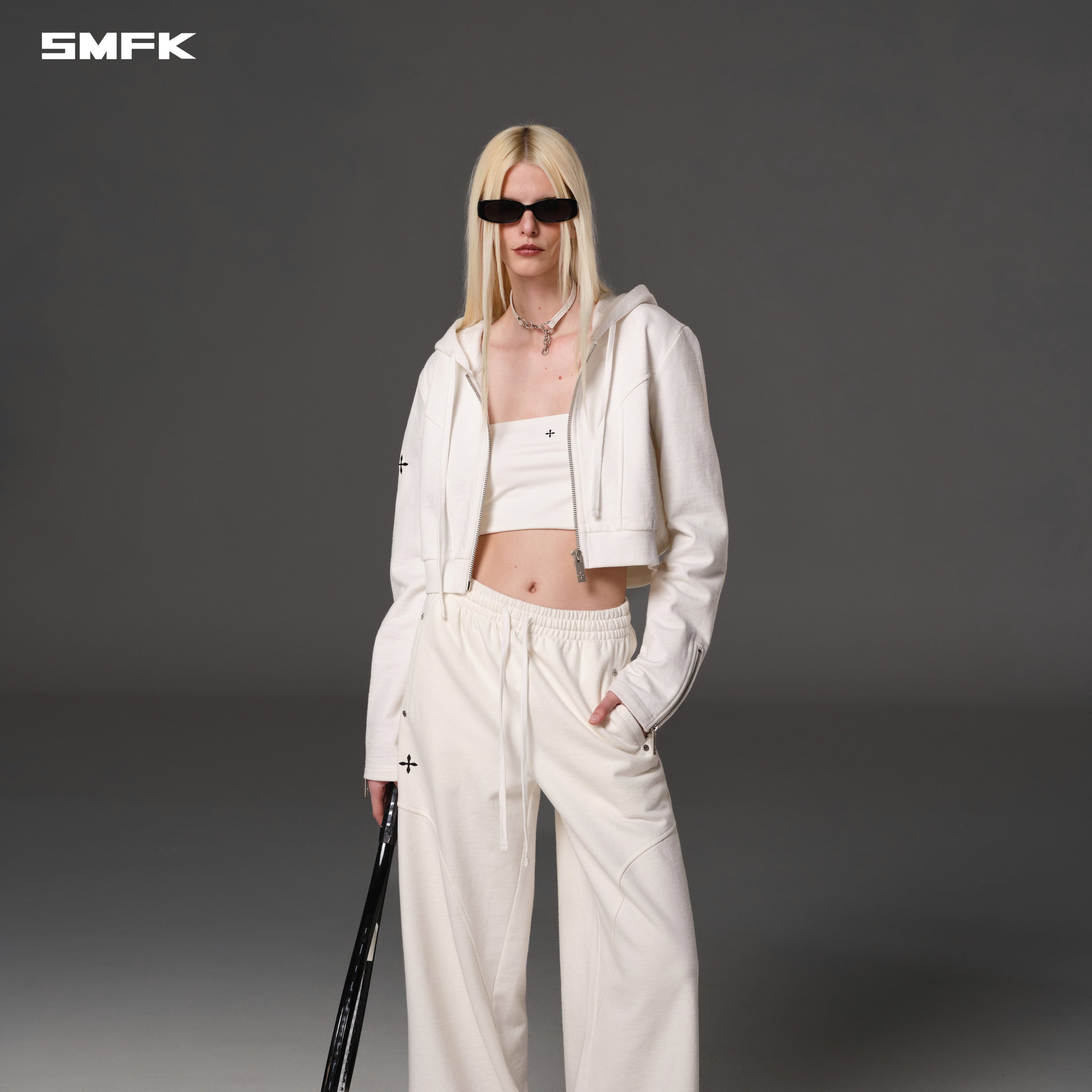 PERMANENT SLIM SHORT HOODIE/COTTON WOOL CLOUD WHITE