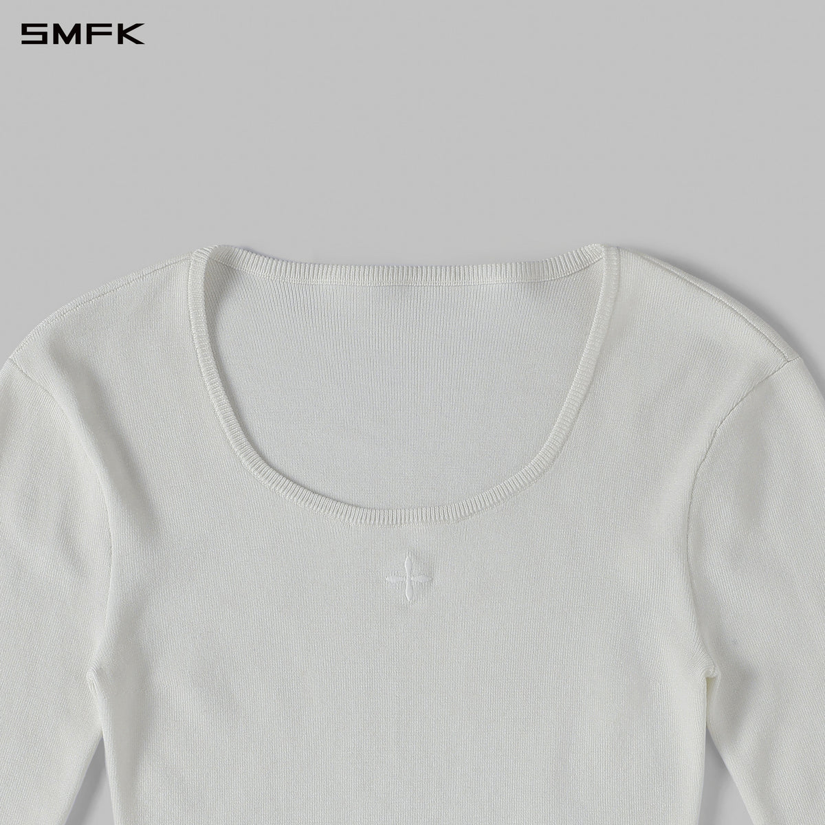 MYTH SIREN EVENING SHORT KNIT PULLOVER/TENCEL+SILK CLOUD WHITE