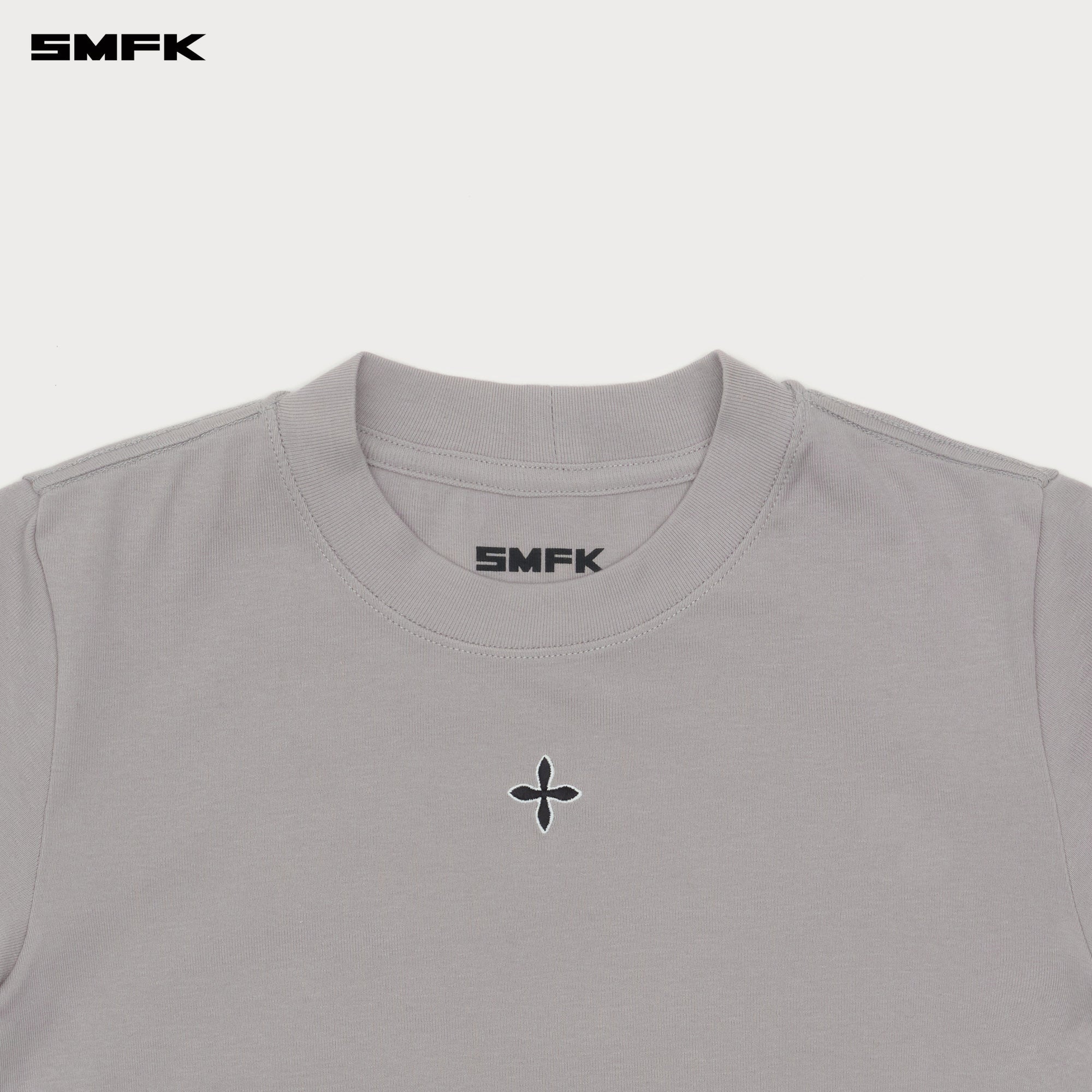 COMPASS CROSS BADGE WAIST TEE