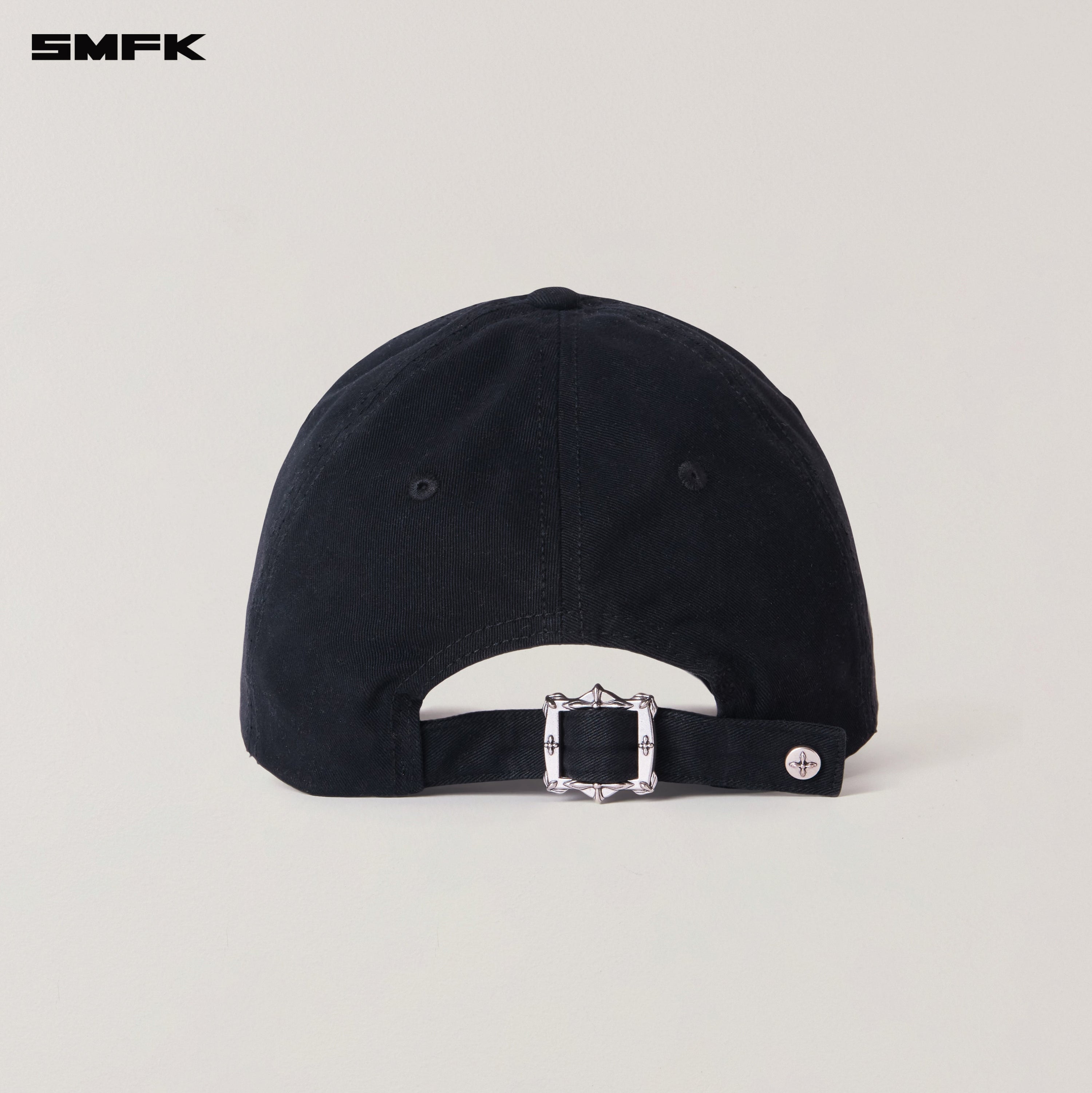 COMPASS BADGE CARGO CAP WILD BLACK