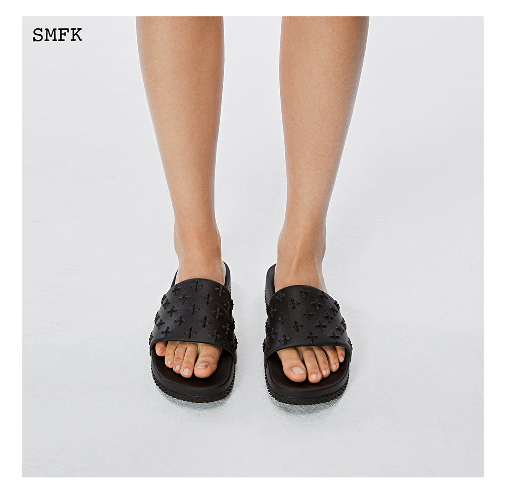 GARDEN SPORTS SLIPPERS