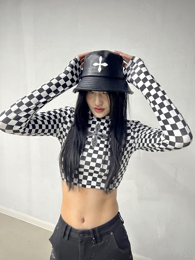 GRID BLACK AND WHITE HIGH COLLAR LONG TEE UT007BW