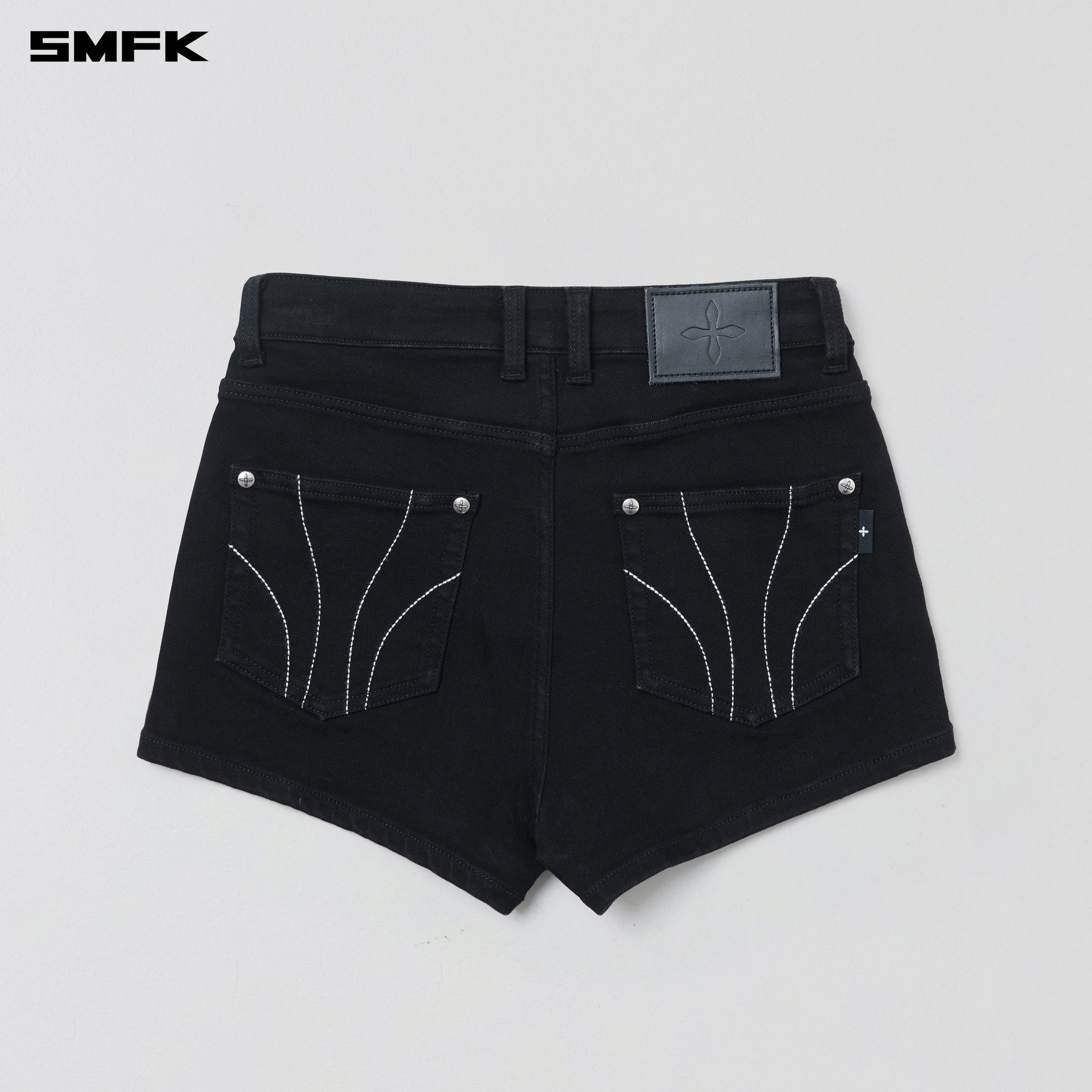 COMPASS DANCER DENIM FLAT SHORTS WILD BLACK