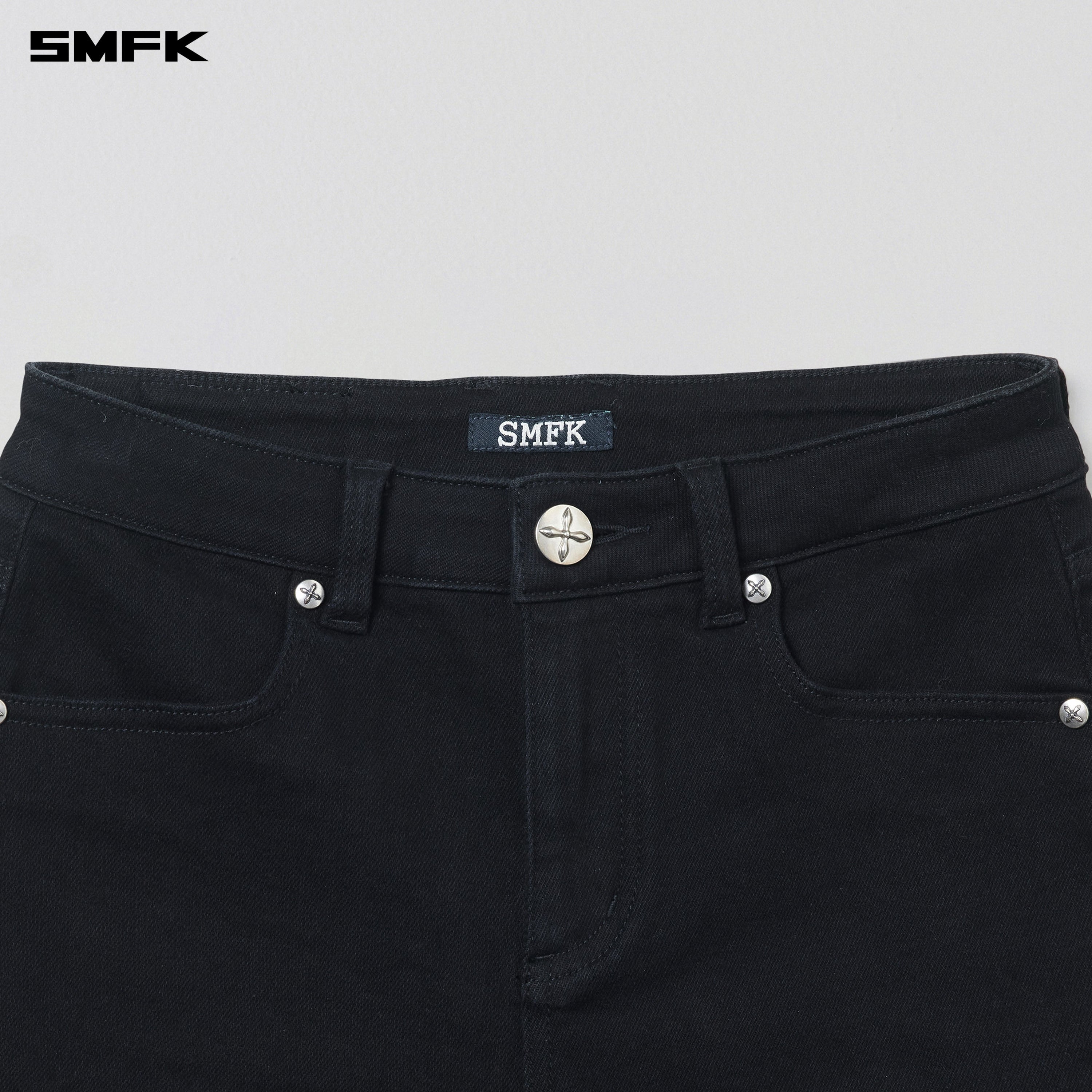 COMPASS DANCER DENIM FLAT SHORTS WILD BLACK