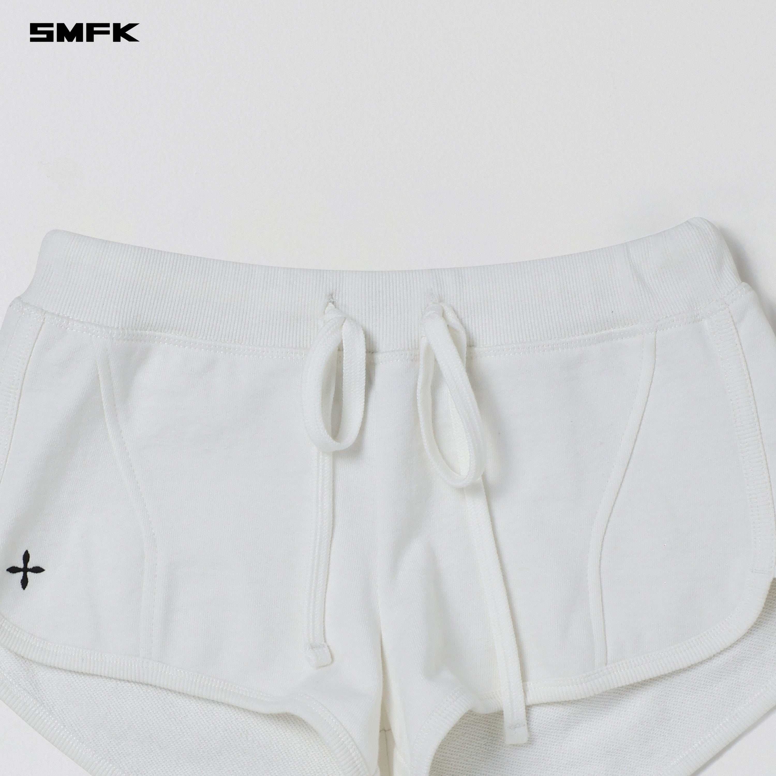 PERMANENT SLIM SUPER SHORTS/COTTON WOOL CLOUD WHITE