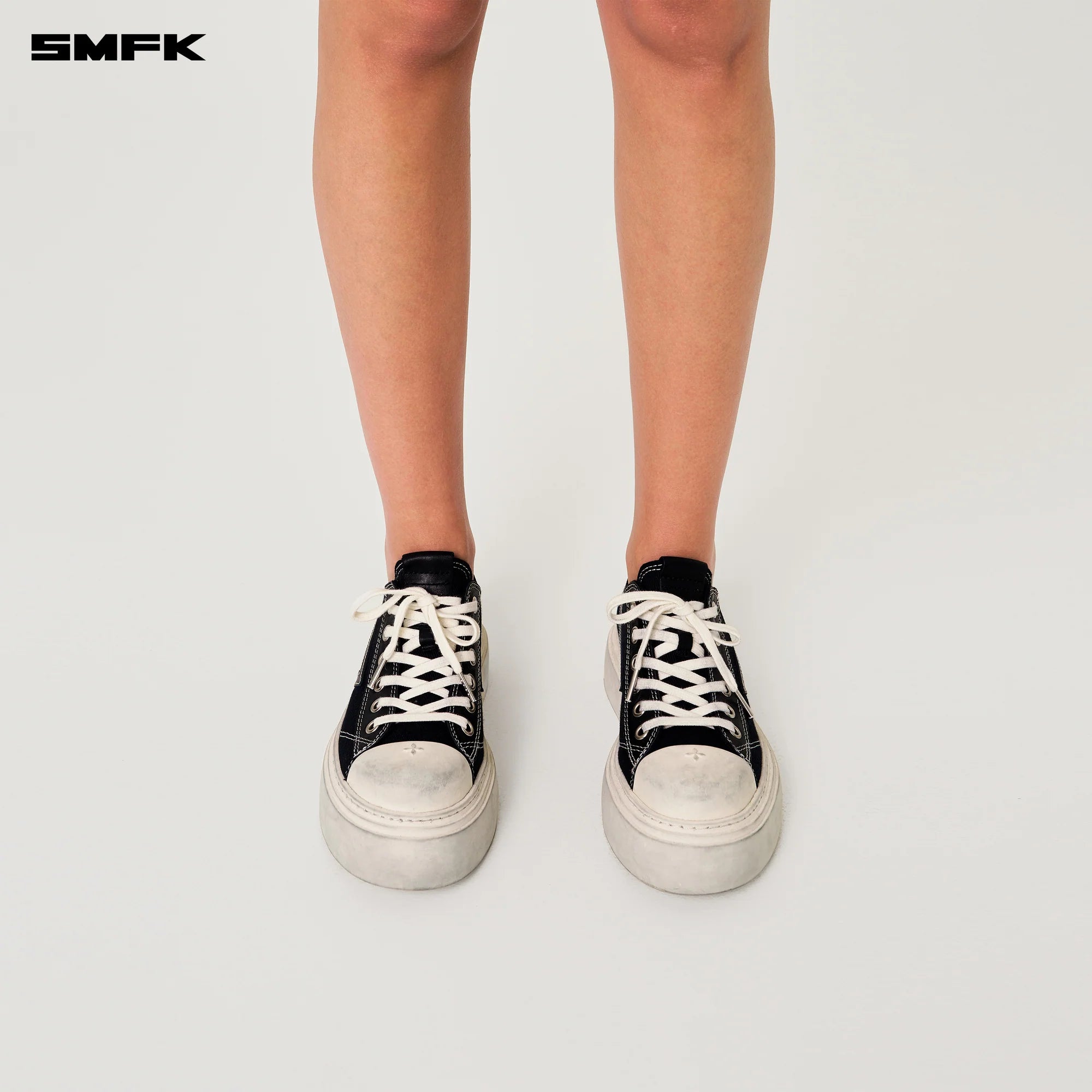 COMPASS METEOR ROVE LOW-TOP SNEAKER IN BLACK