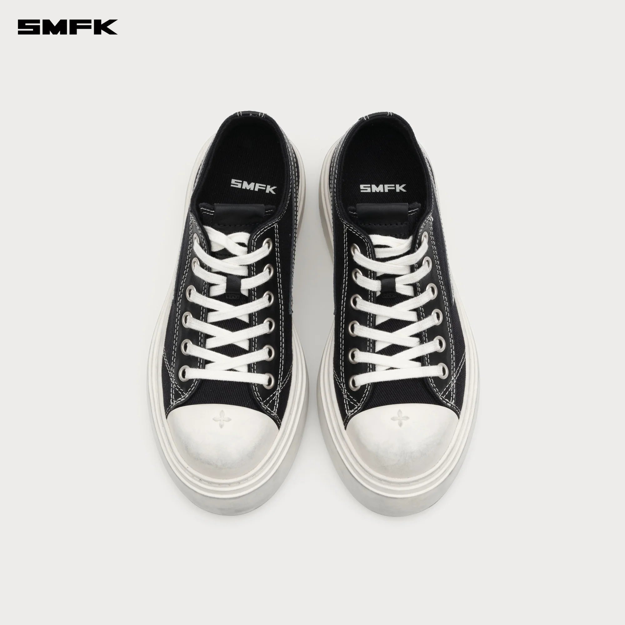 COMPASS METEOR ROVE LOW-TOP SNEAKER IN BLACK