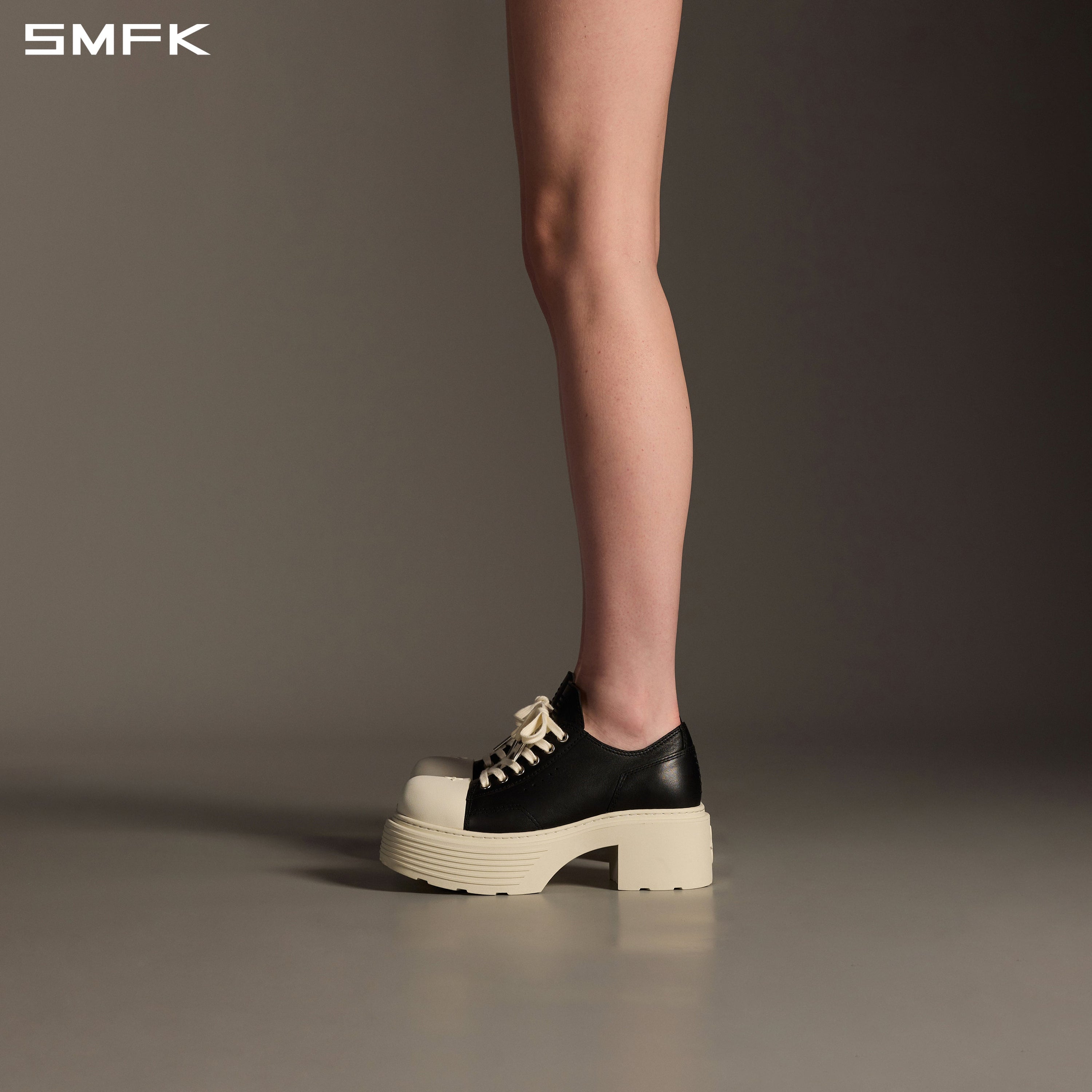 CORE LEATHER SNEAKER/THICK BLACK WHITE
