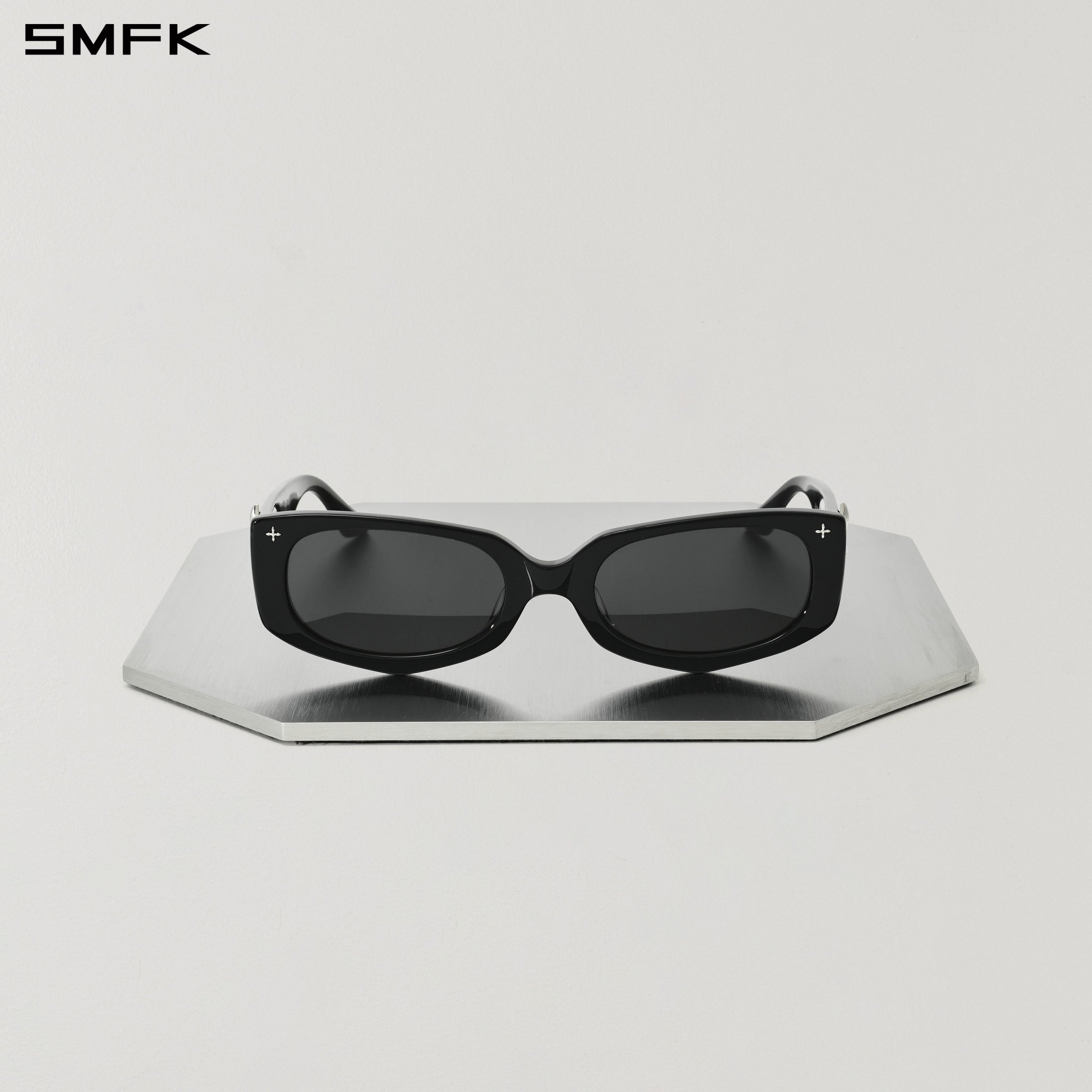 FUTURE TRAJECTORY IRREGULAR SUNGLASSES WILD BLACK