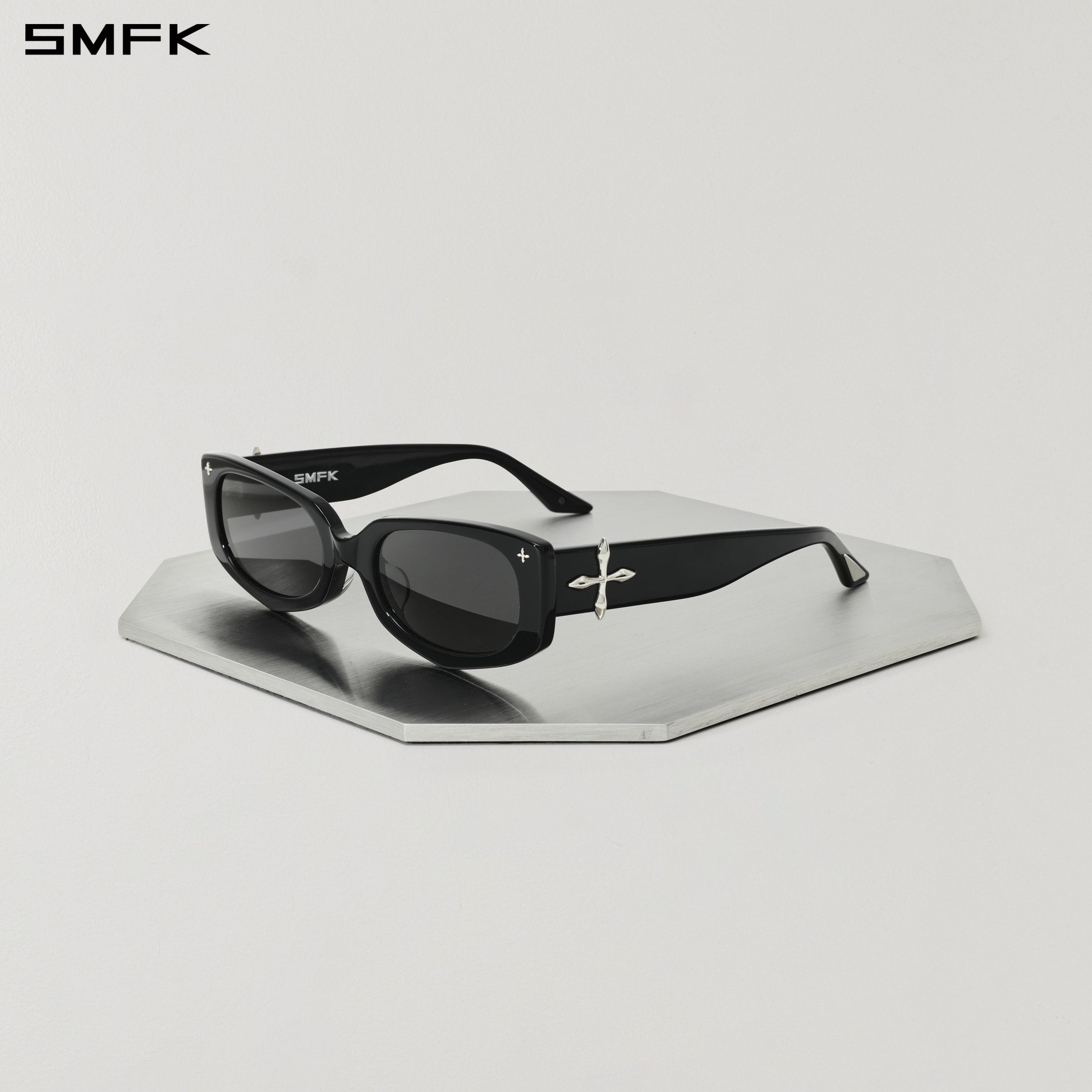 FUTURE TRAJECTORY IRREGULAR SUNGLASSES WILD BLACK