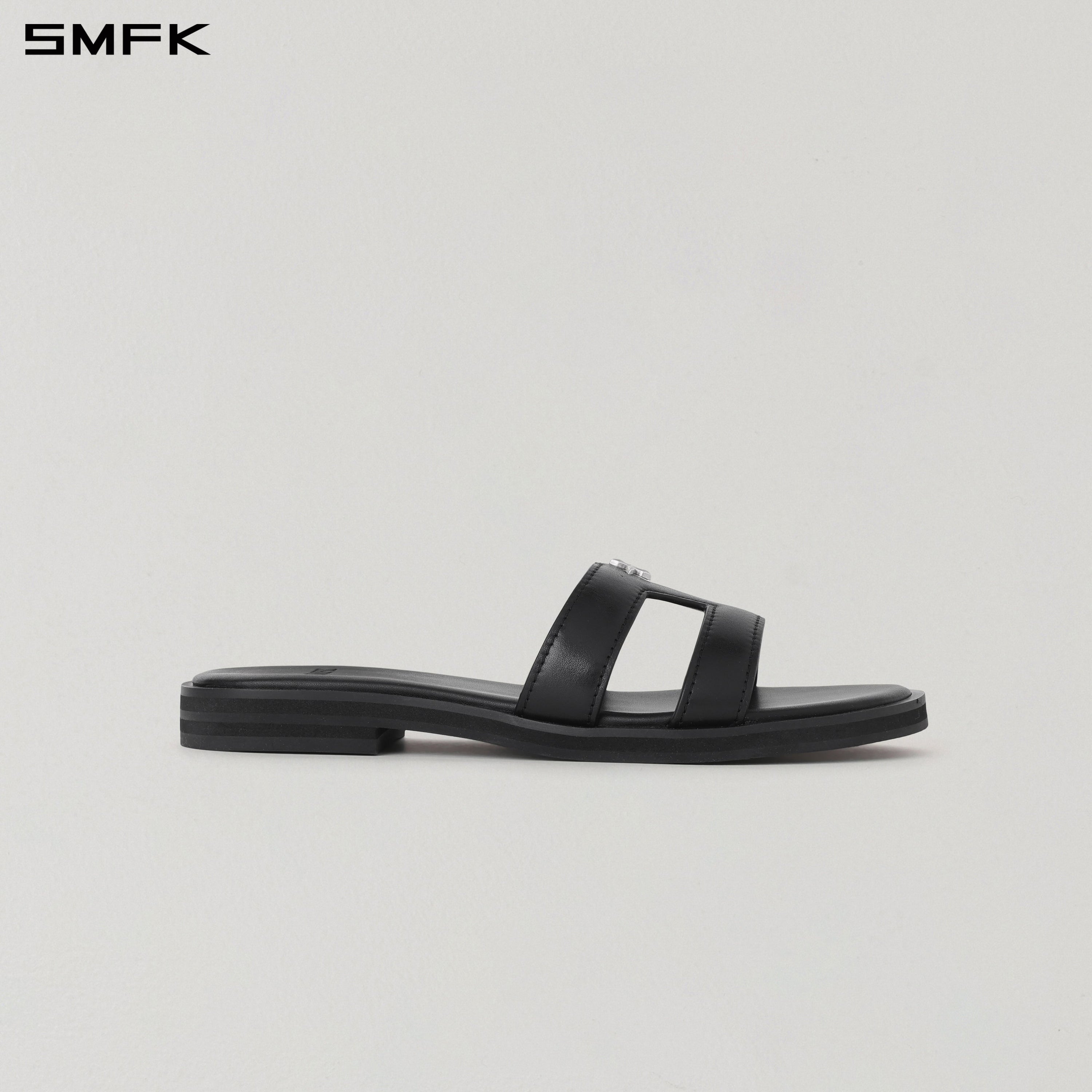 MIRAGE PRISM FLAT LEATHER SANDAL/CALF WILD BLACK