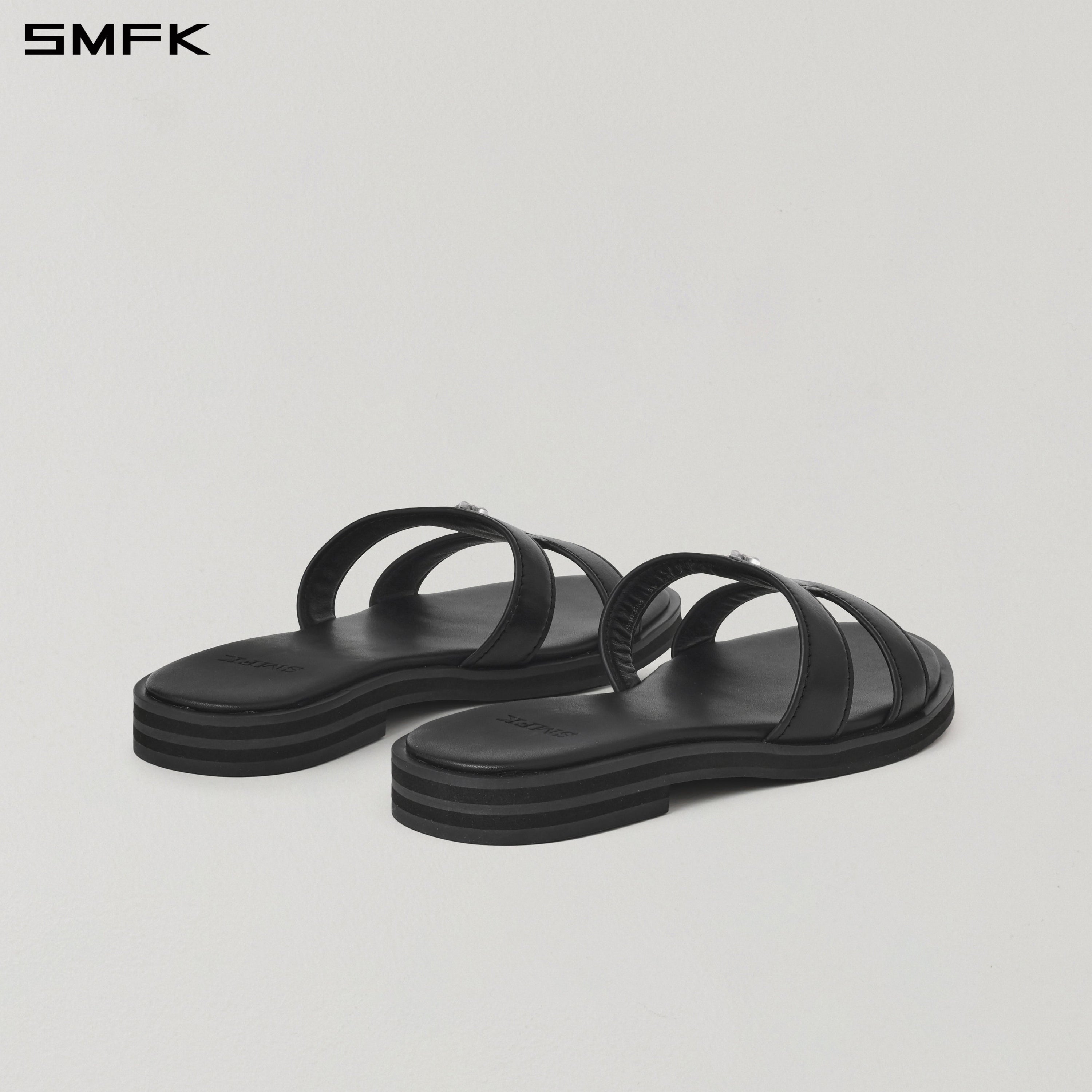 MIRAGE PRISM FLAT LEATHER SANDAL/CALF WILD BLACK