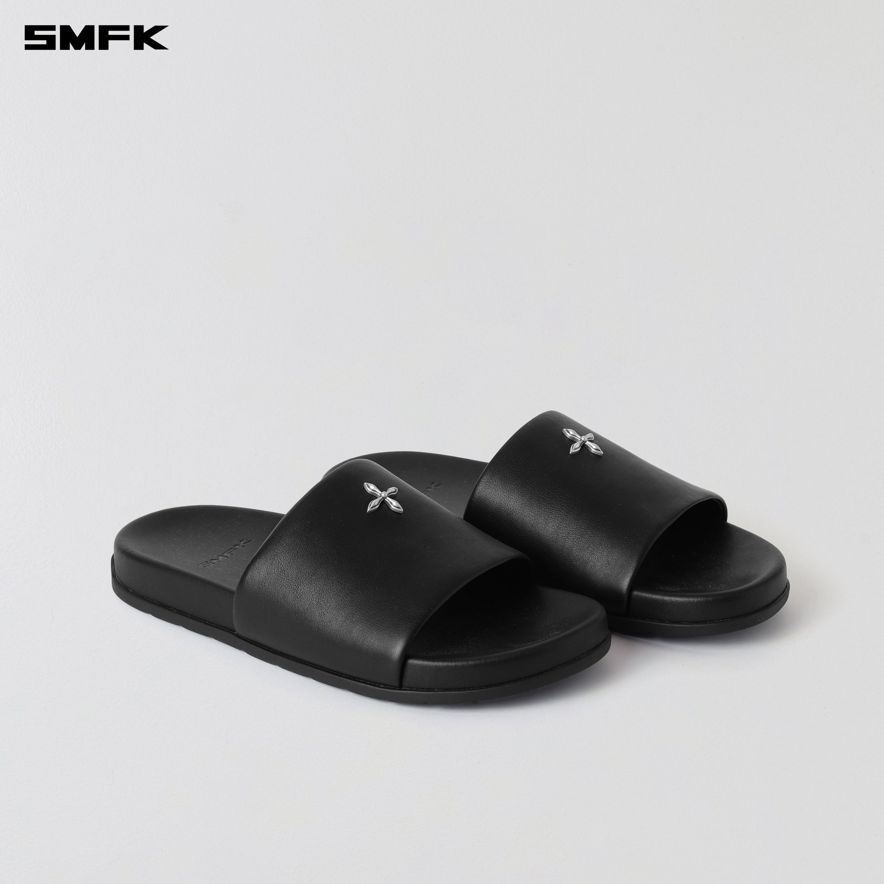 COMPASS MODE-F LEATHER SLIPPER WILD BLACK