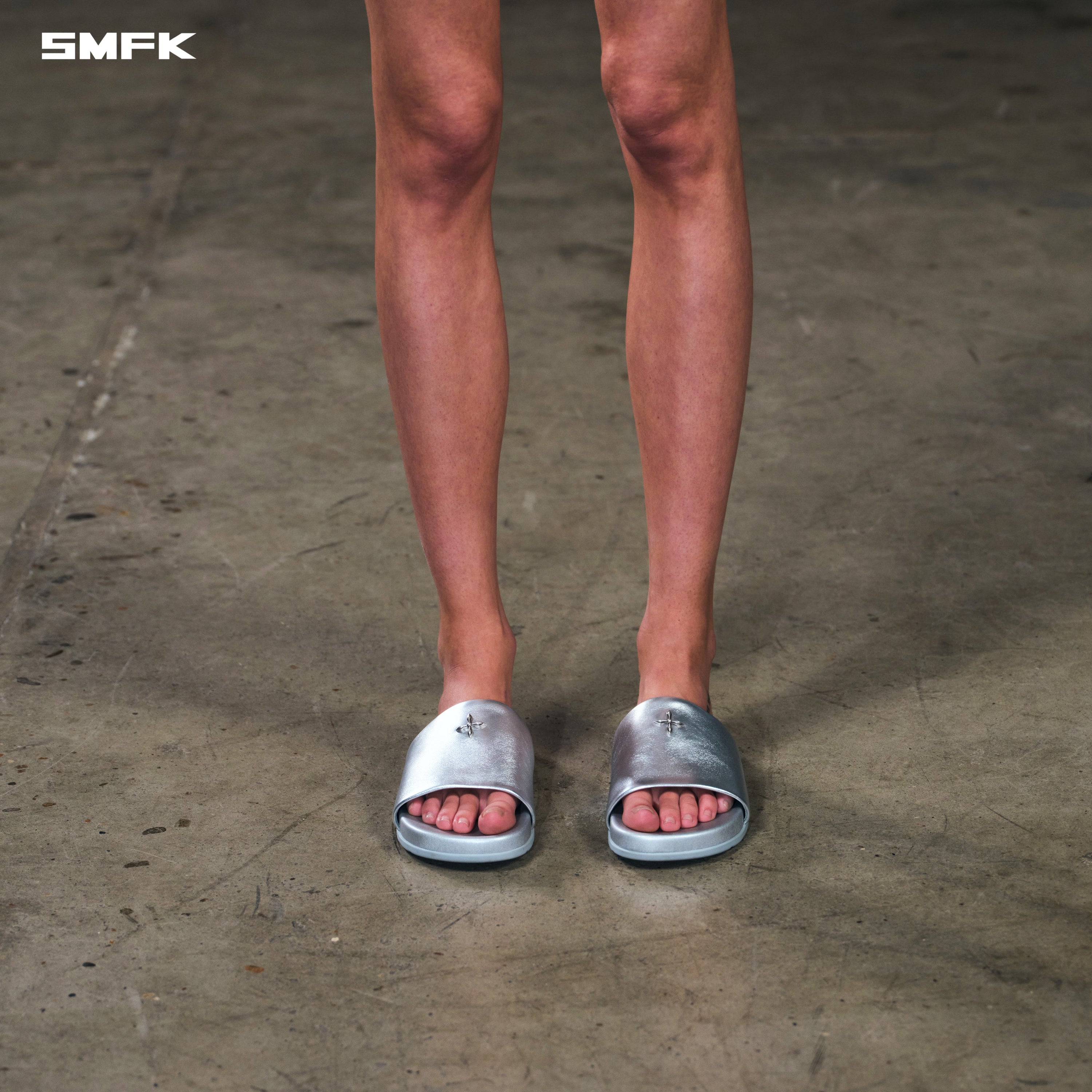 COMPASS MODE-F LEATHER SLIPPER GALAXY SILVER