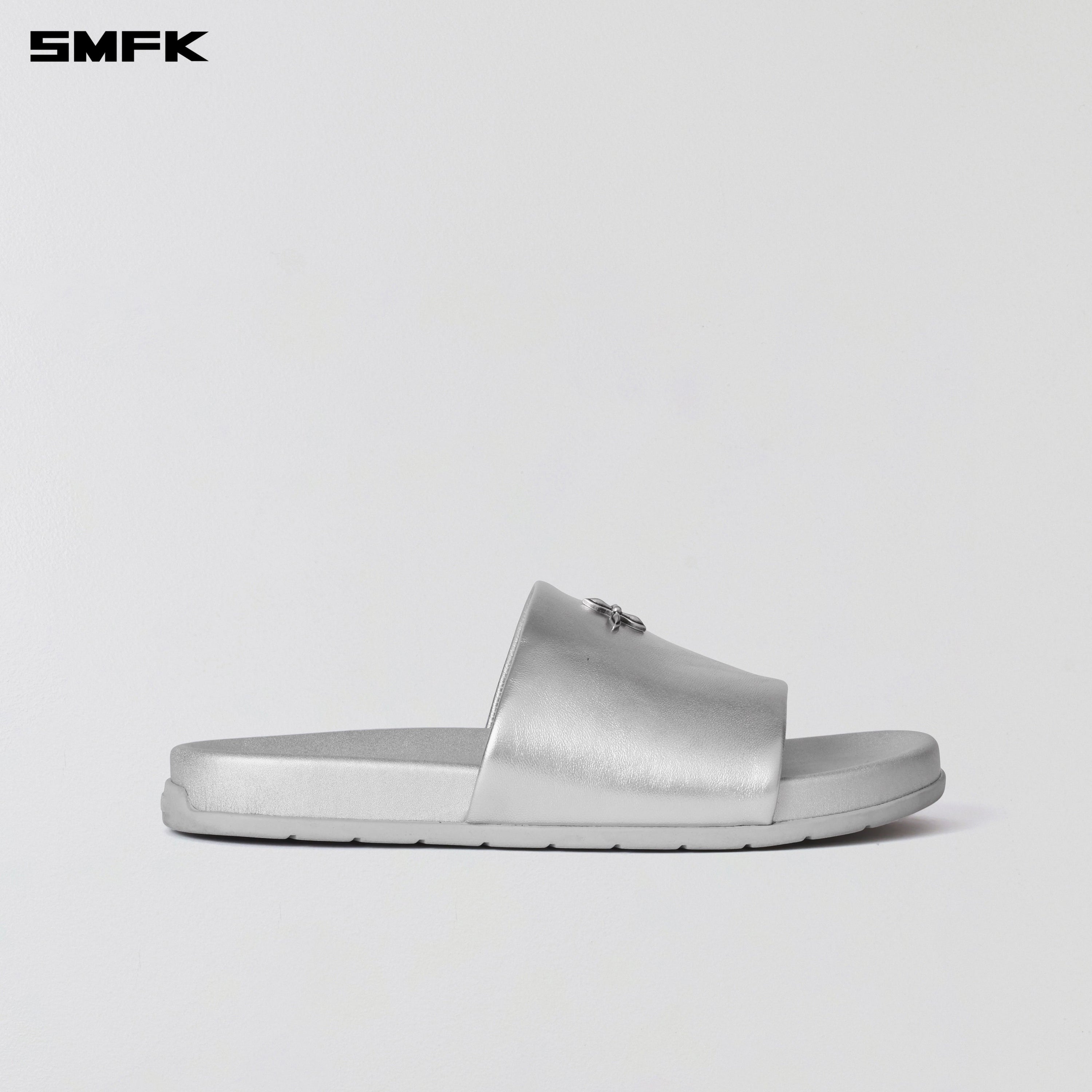 COMPASS MODE-F LEATHER SLIPPER GALAXY SILVER