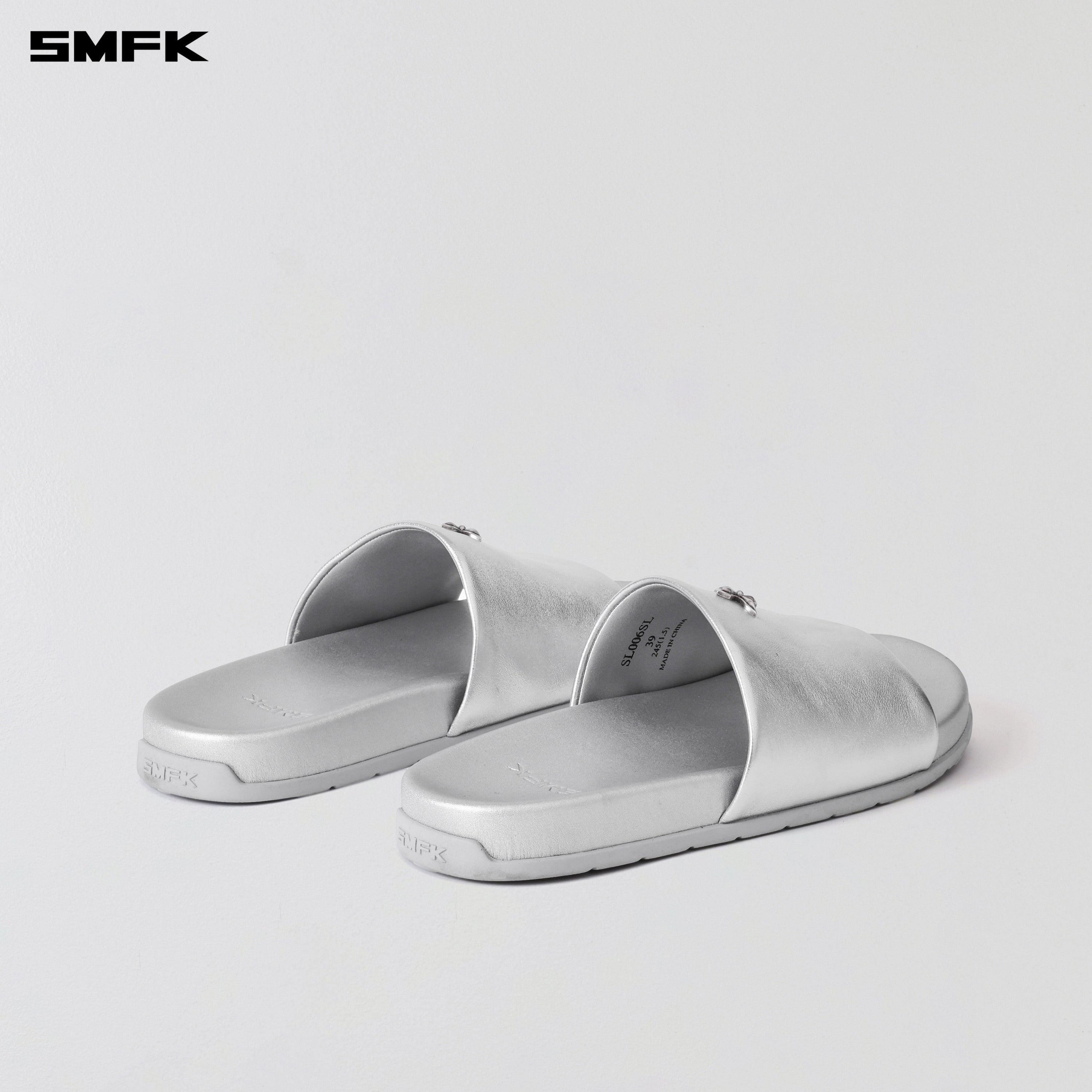 COMPASS MODE-F LEATHER SLIPPER GALAXY SILVER