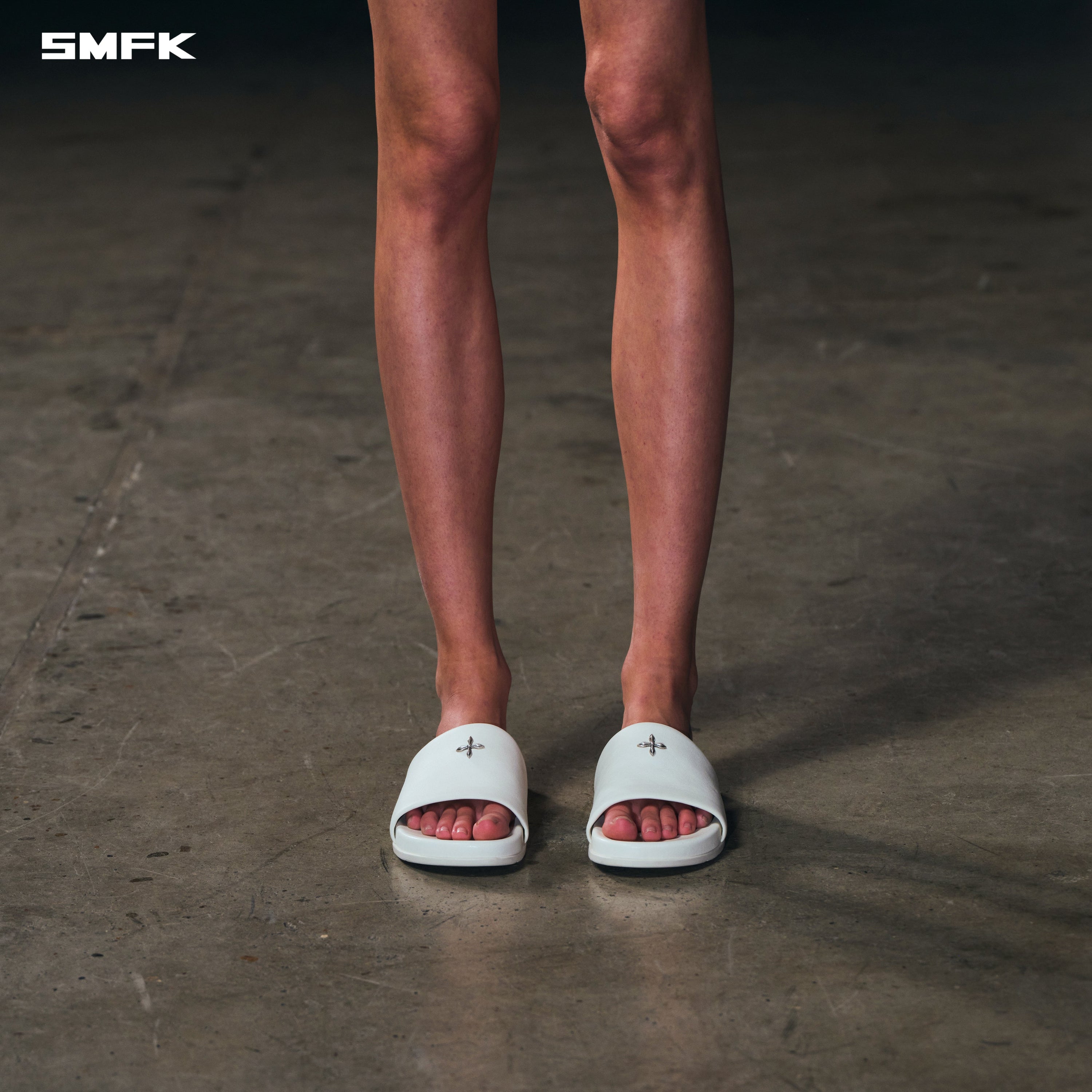 COMPASS MODE-F LEATHER SLIPPER CLOUD WHITE