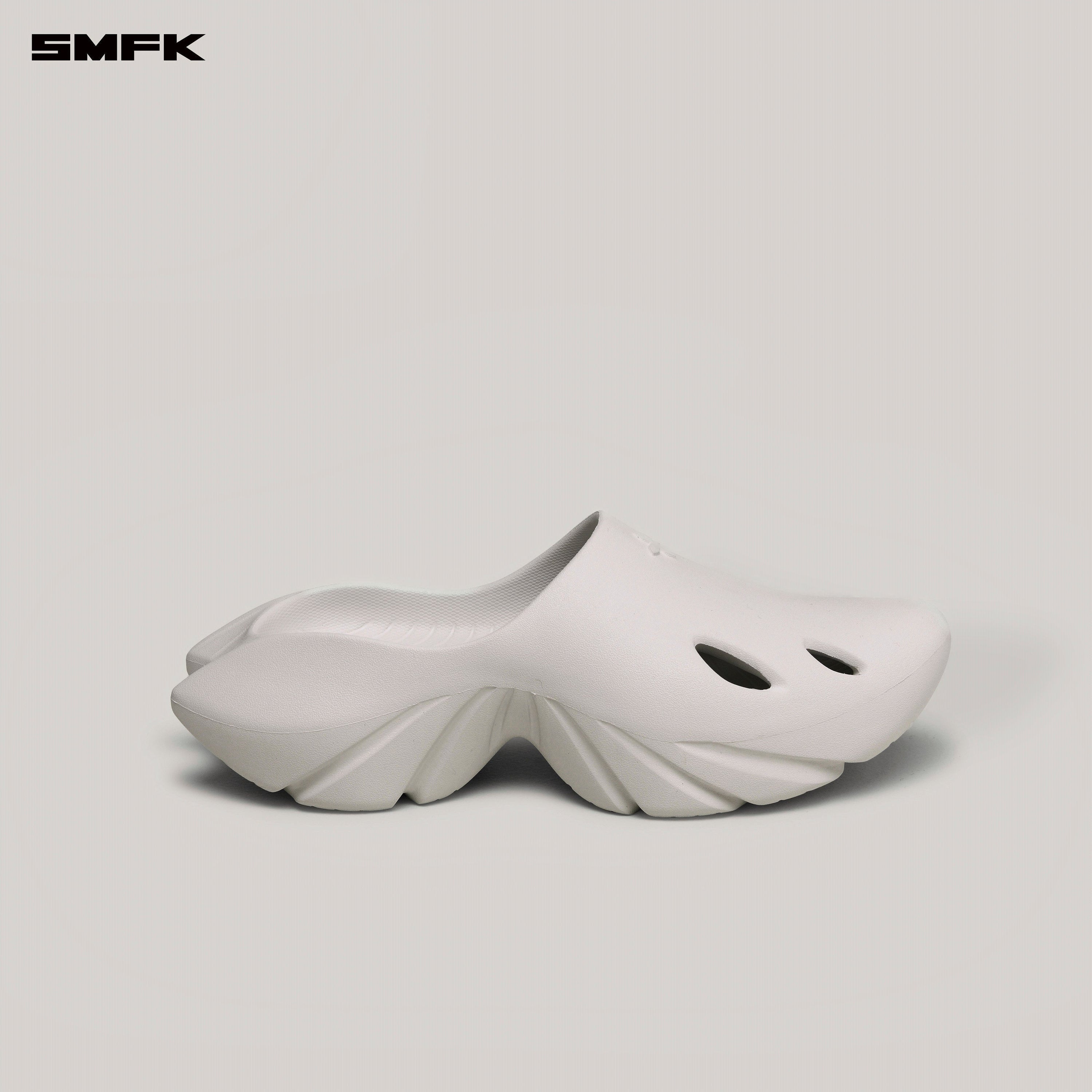 FUTURE MIRAGE FLAT SLIPPER SNOW MOUNTAIN