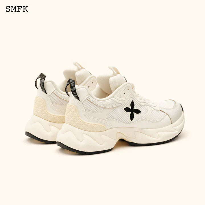 COMPASS WAVE RETRO JOGGING SHOES IN WHITE