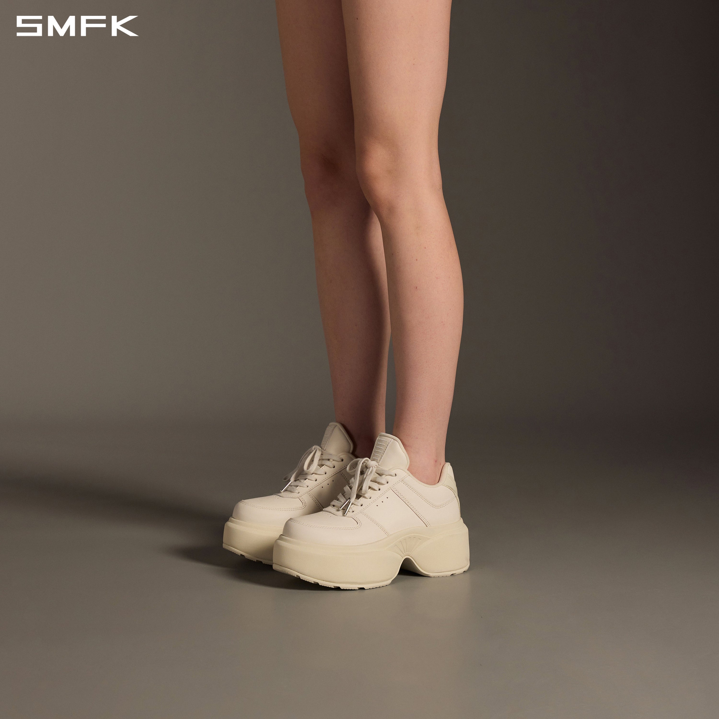 CORE-W CLASSIC LEATHER SPORTS SHOES/THICK CLOUD WHITE
