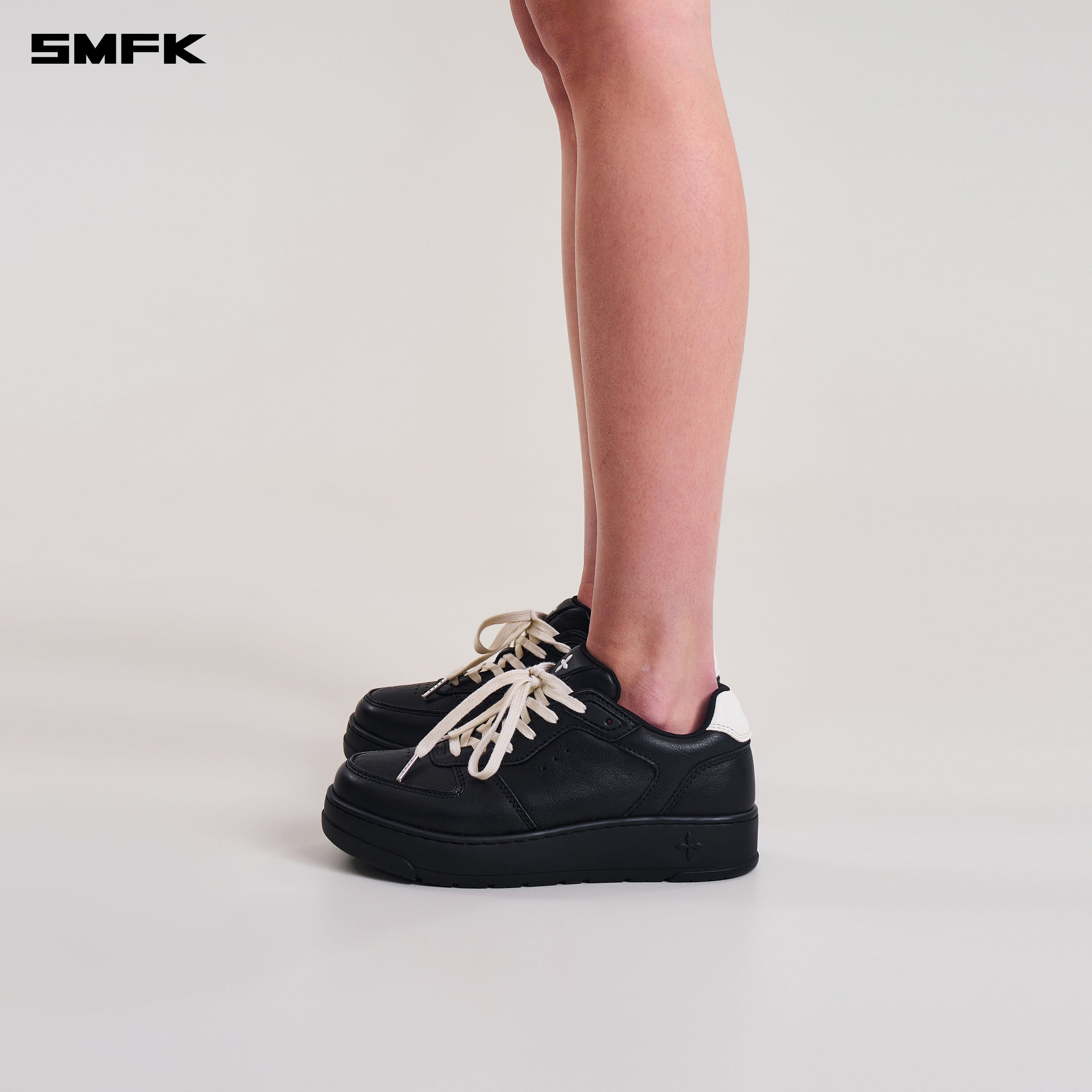 COMPASS MODE-T LEATHER SNEAKER WILD BLACK