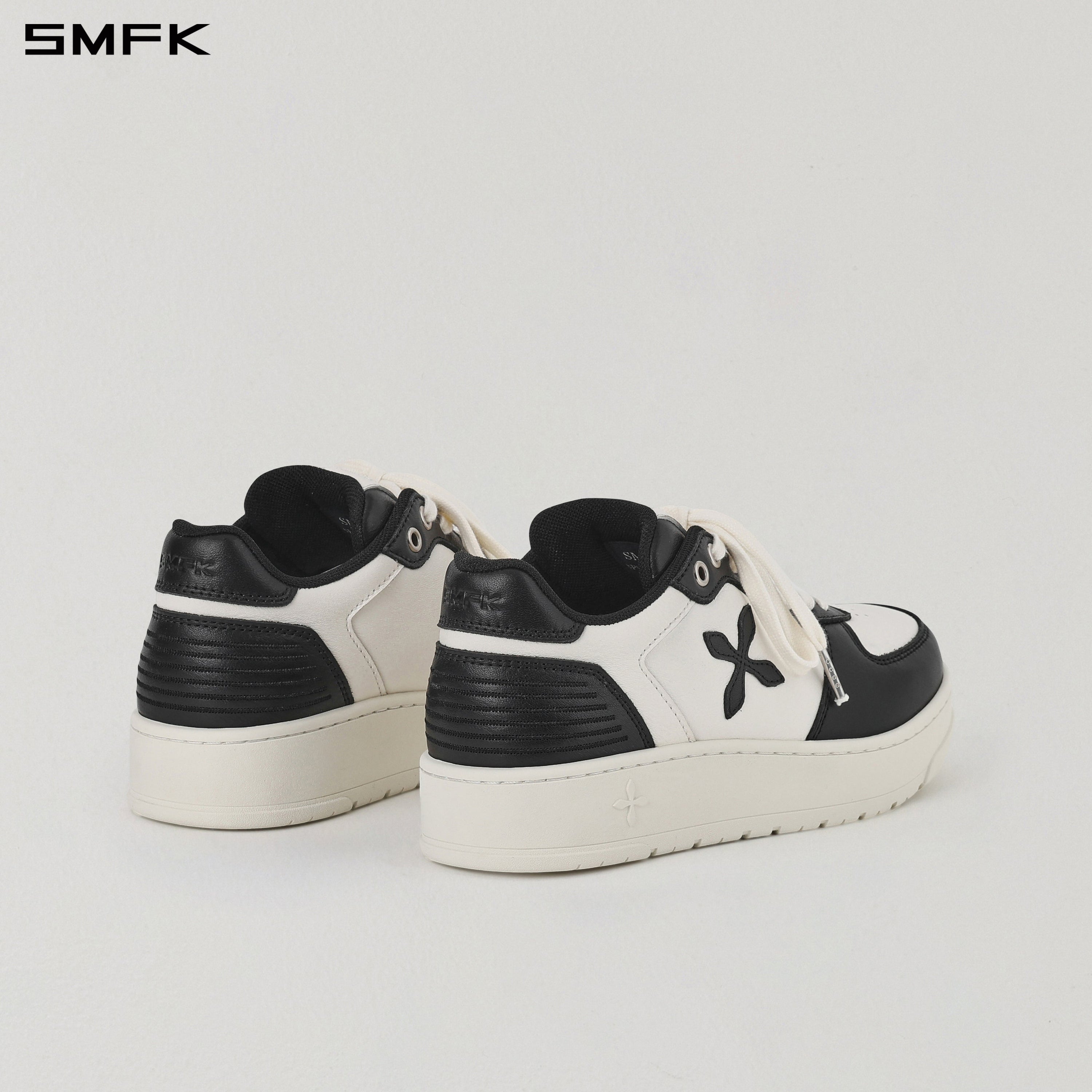 RETRO CROSS TRAINER/LEATHER/W BLACK WHITE