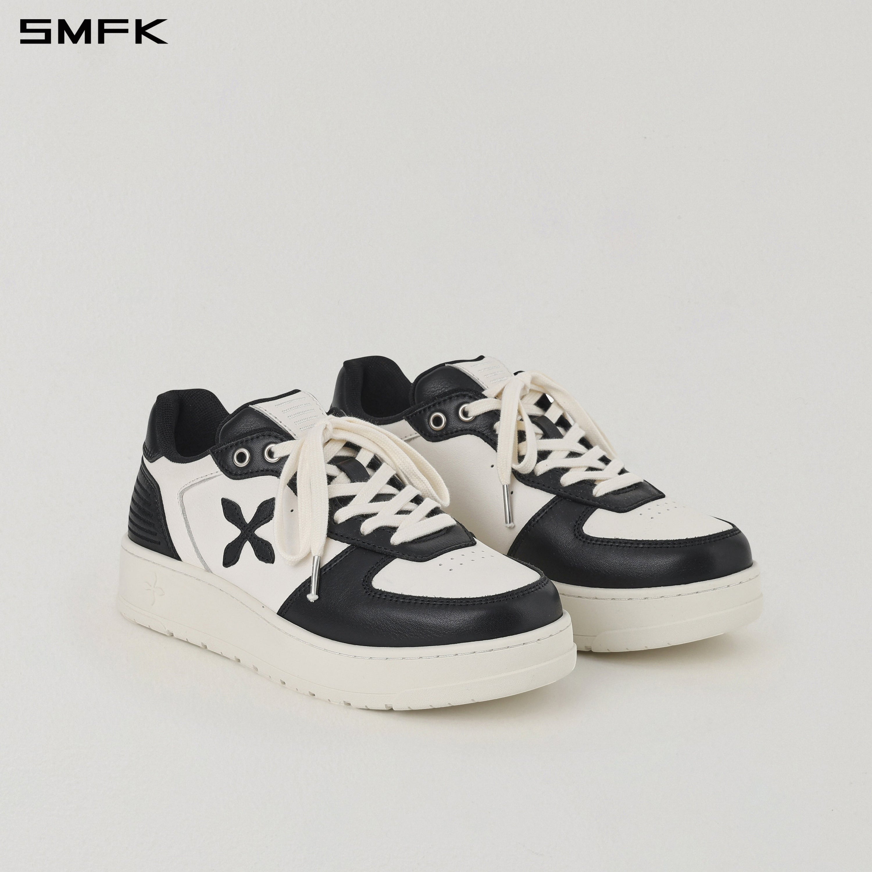 RETRO CROSS TRAINER/LEATHER/W BLACK WHITE
