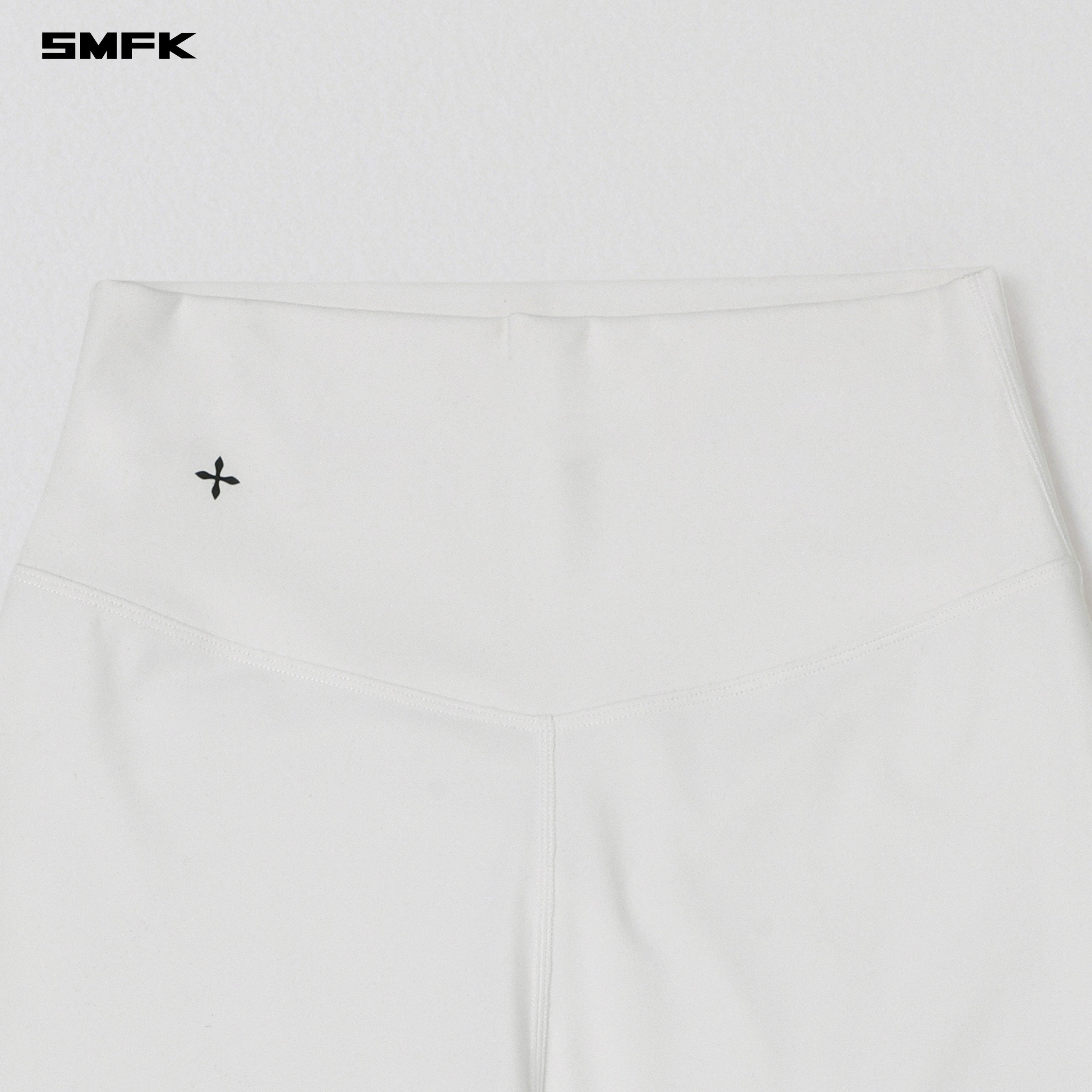 FOCUS GYM TAPER PANTS/Lycra Nylon CLOUD WHITE