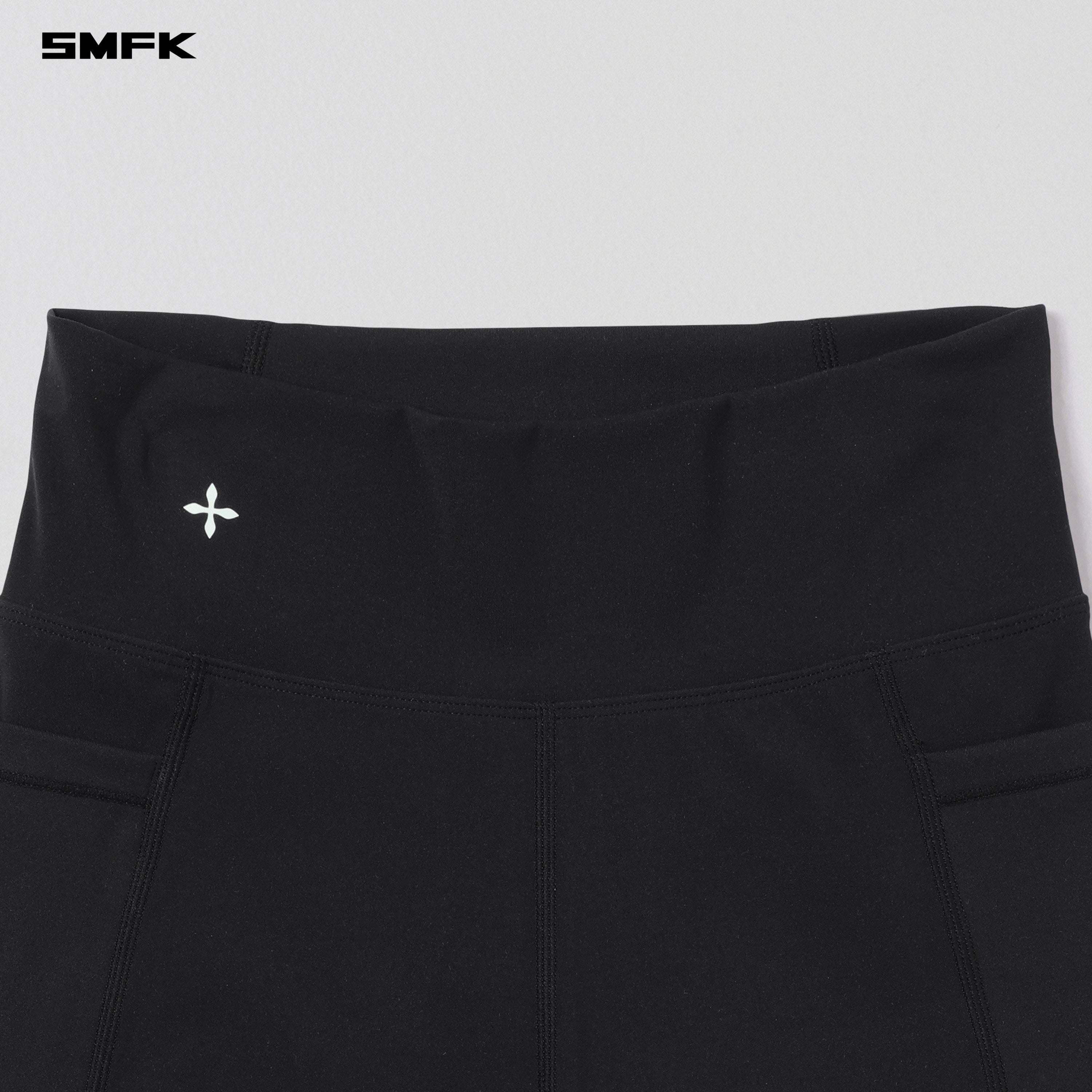FOCUS GYM RUNNER SHORTS/Lycra Nylon WILD BLACK