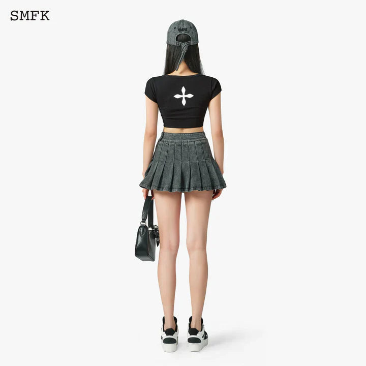 DARK DANCE GROUP SHORT TEE BLACK UT002B+
