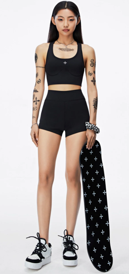BLACK GARDEN SKATEBOARD
