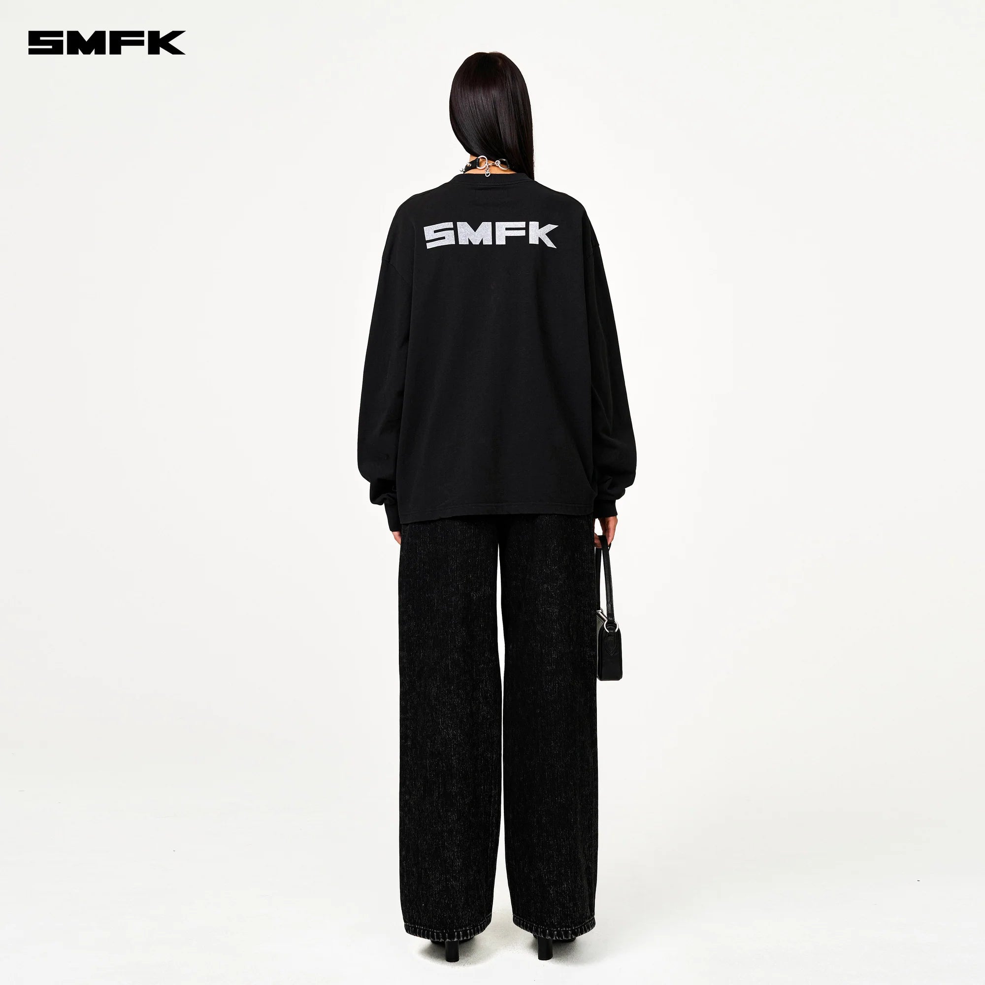 COMPASS BLACK MAGNOLIA OVERSIZE SWEATSHIRT CP016B