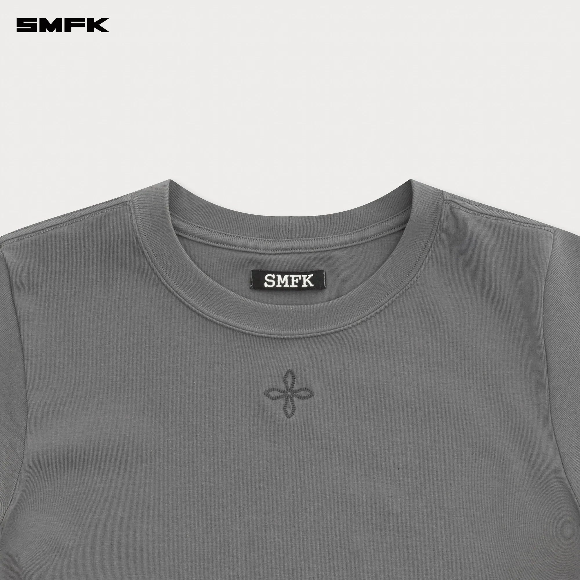 COMPASS CLASSIC CROSS CHAIN DARK GRAY SLIM FIT SPORTS TEE