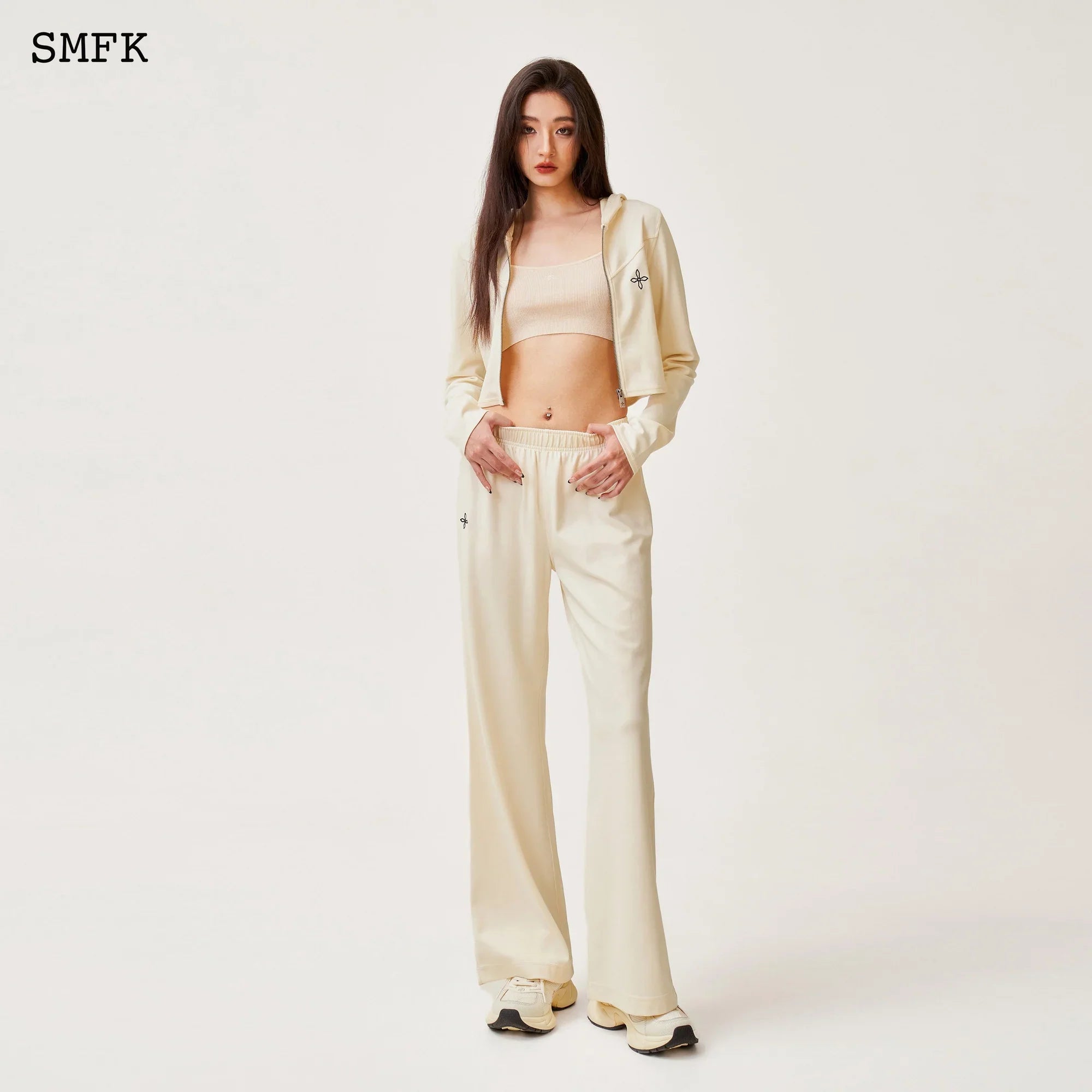 SMFK COMPASS CROSS CLASSIC FLARED SWEATPANTS WHITE