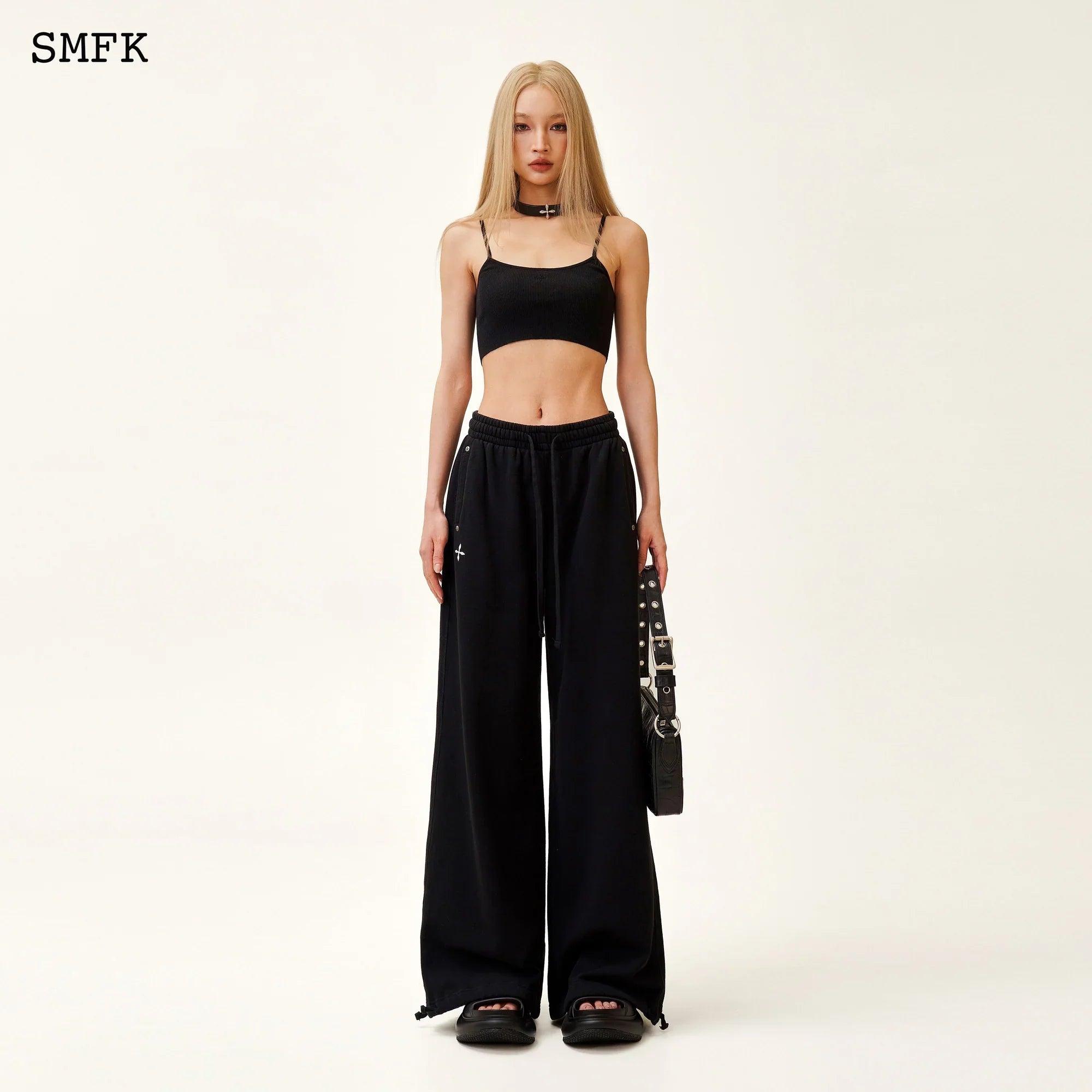 SMFK COMPASS CROSS CLASSIC WIDE-LEG SWEATPANTS BLACK