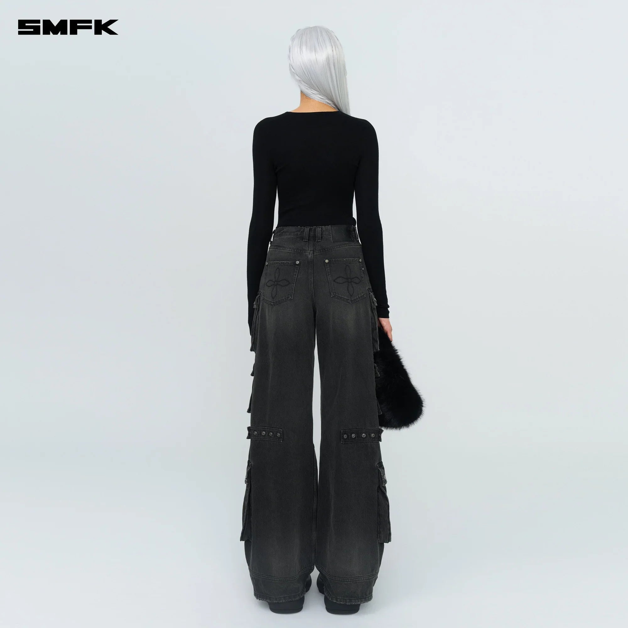 COMPASS HUG KNIT WOOL TOP IN BLACK